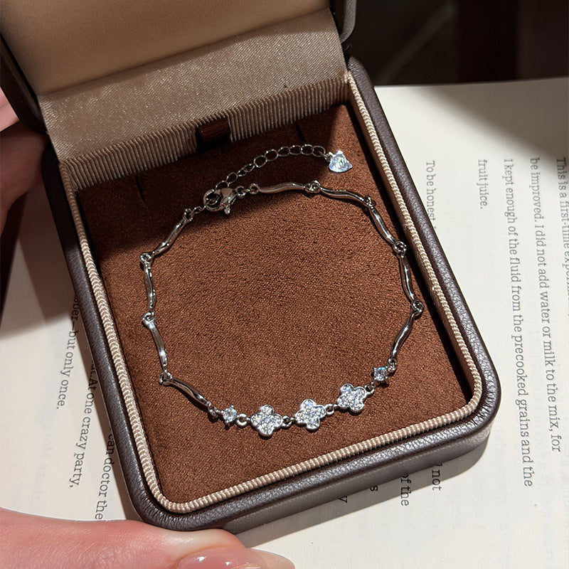 2026 New Korean Style Niche Four Leaf Clover Bracelet For Women, Cold Minimalist Ins Design, High-End Jewelry Gift For Best Friend