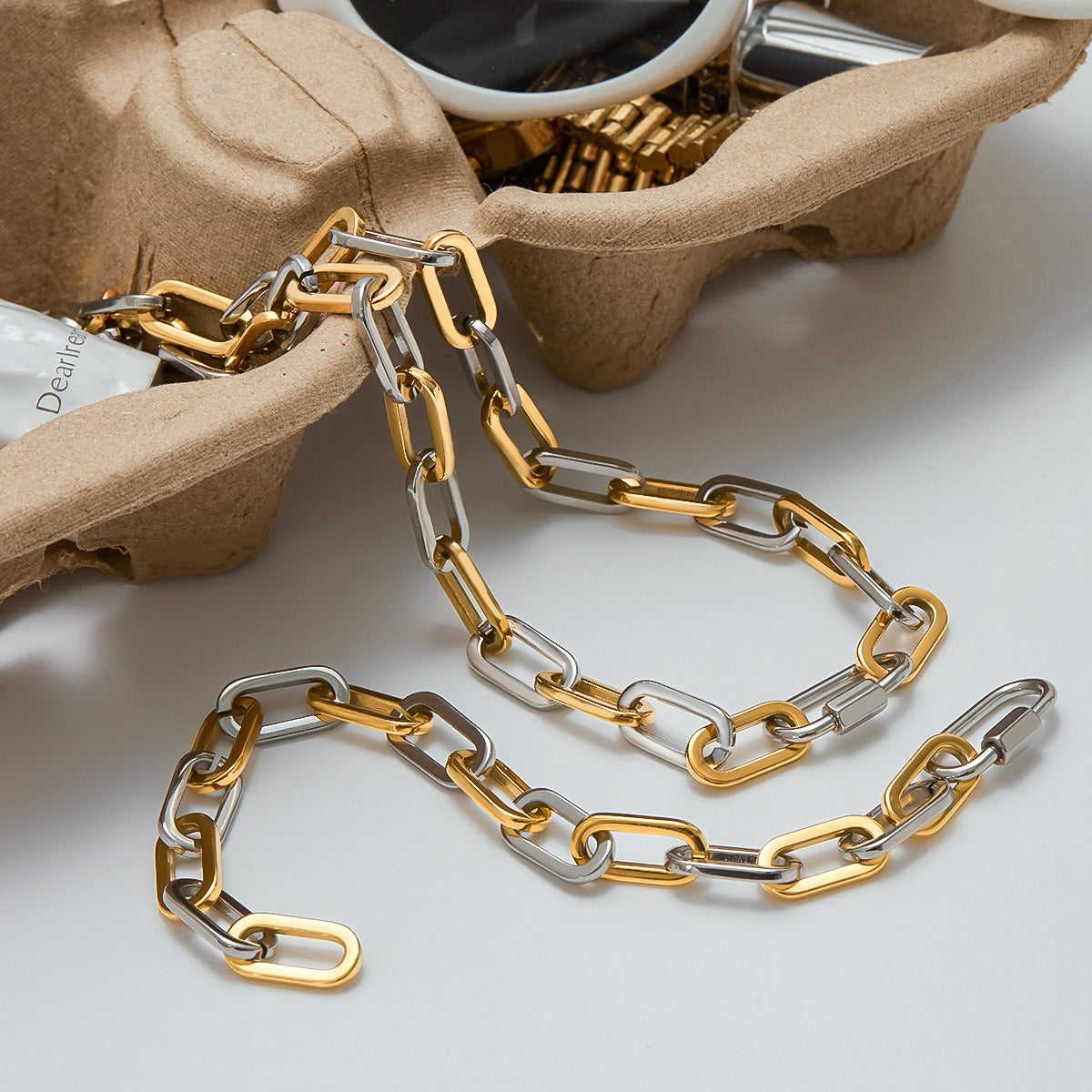 18K gold pendant chain with gold and silver color matching design, simple and unique necklace and bracelet set