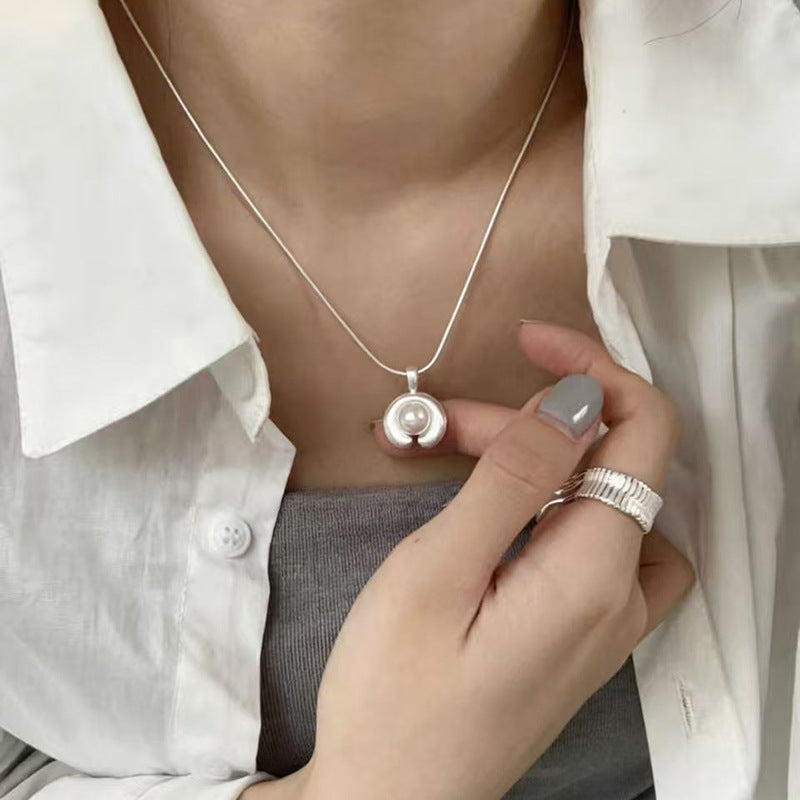S925 Sterling Silver Pearl Necklace For Women, Niche Design, Light Luxury, Stylish And Versatile, High-End Clavicle Chain Accessory, Trendy