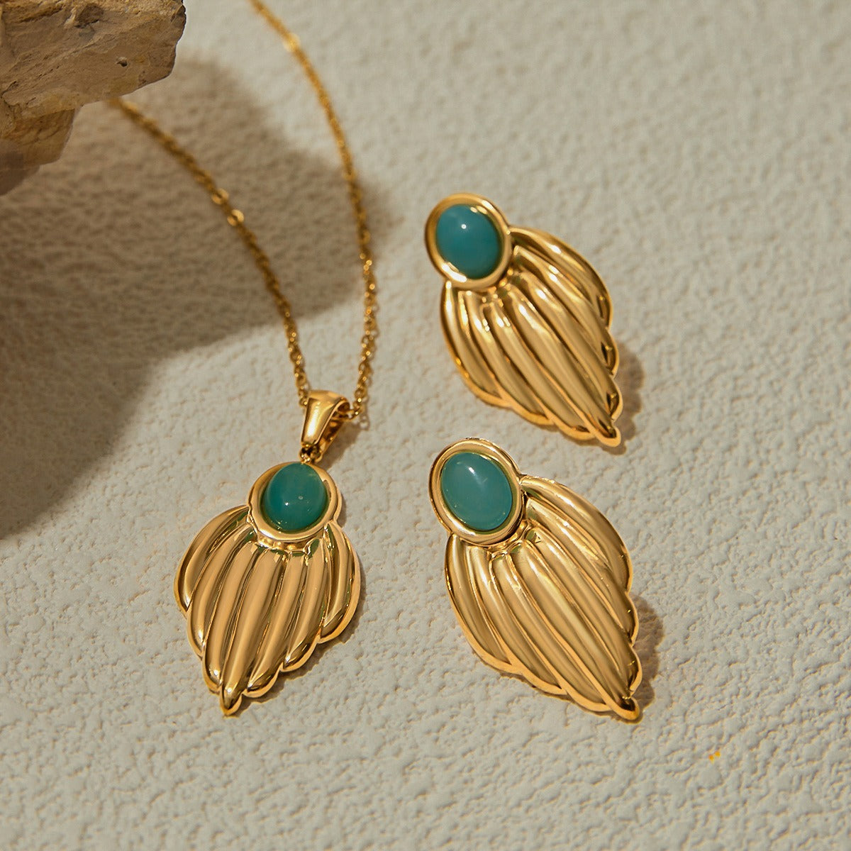 18K gold geometric shape with texture design exquisite unique necklace and earrings set