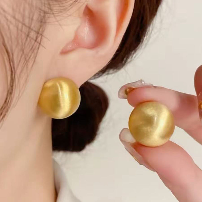 925 Silver Needle Internet Celebrity Same Style Gold Earrings Women's Light Luxury High-end Elegant All-match Earrings Retro New Earrings