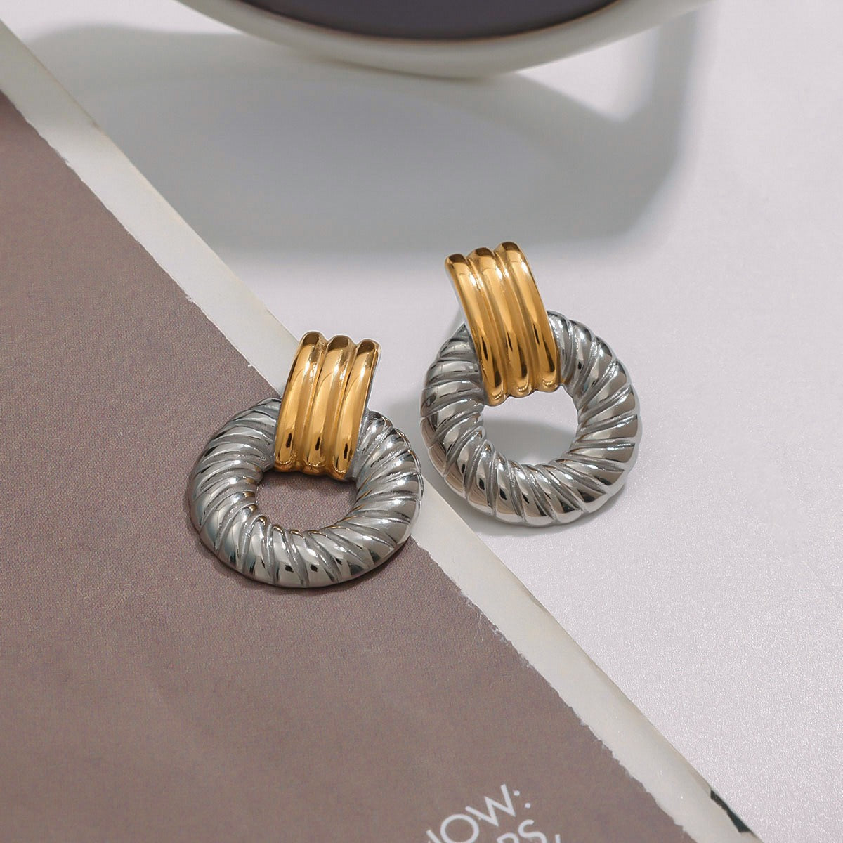 18K gold hollow round with gold and silver color matching design simple personality earrings