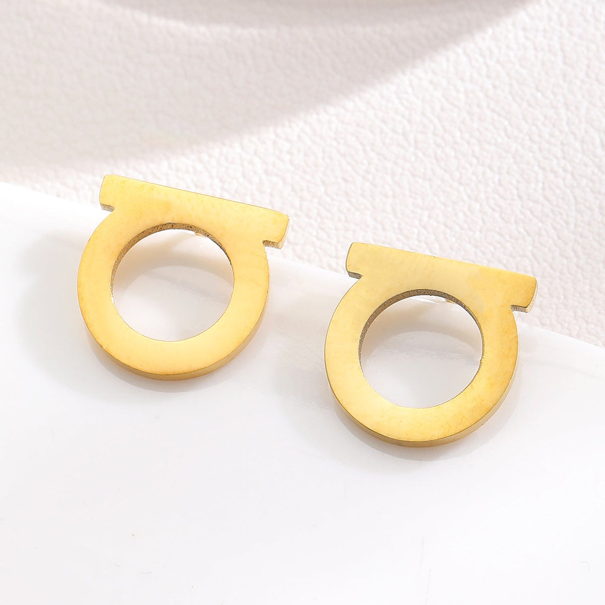 Womens Stylish Versatile And Delicate Earrings