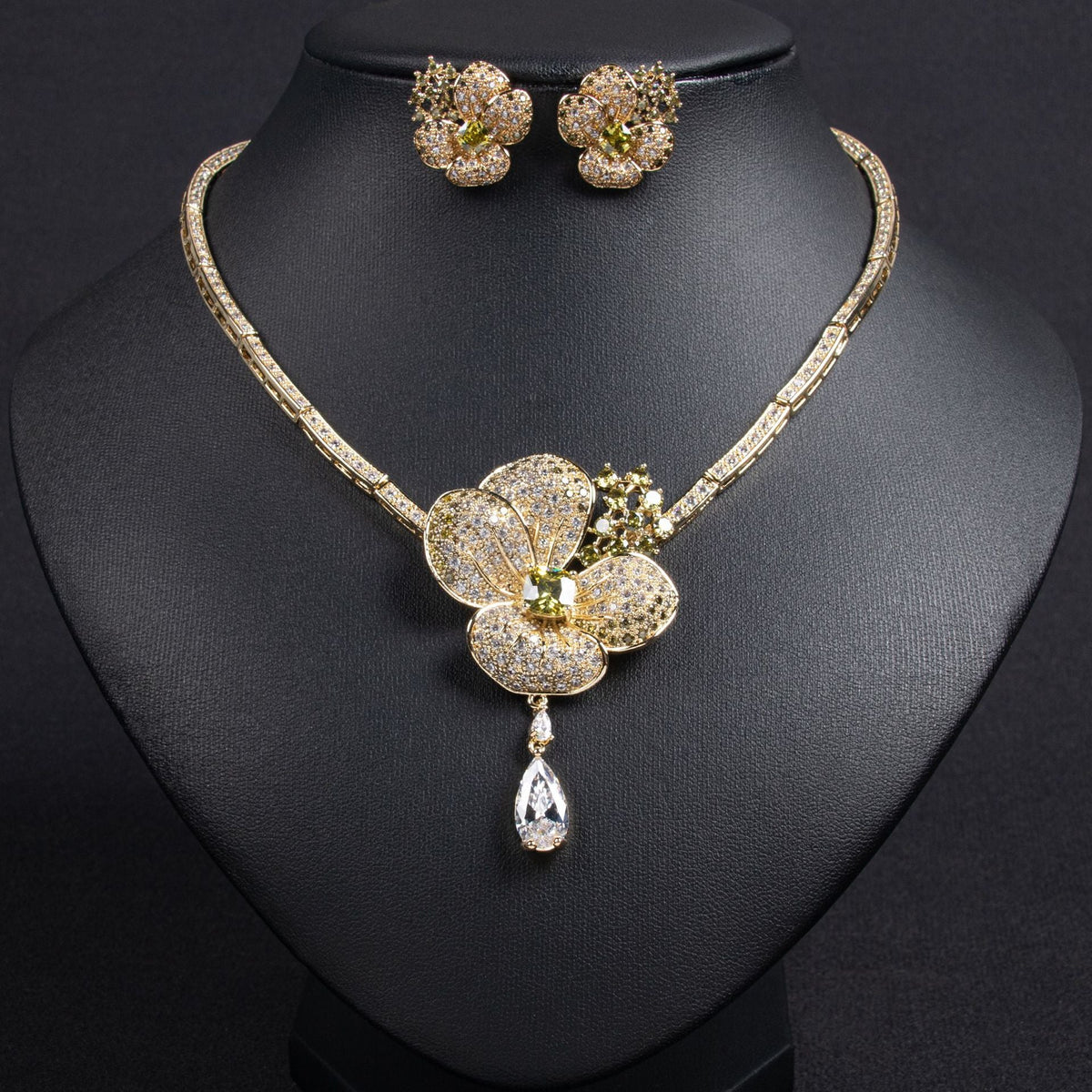 Europe And The United States Cross-border Flower Zircon Necklace Earrings Suit Senior Niche Luxury Bride Dress Accessories Wholesale