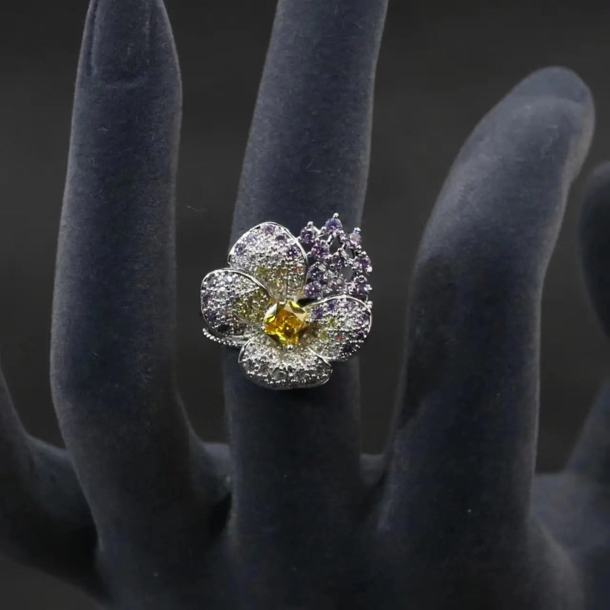 Europe And The United States Cross-border Flower Zircon Necklace Earrings Suit Senior Niche Luxury Bride Dress Accessories Wholesale