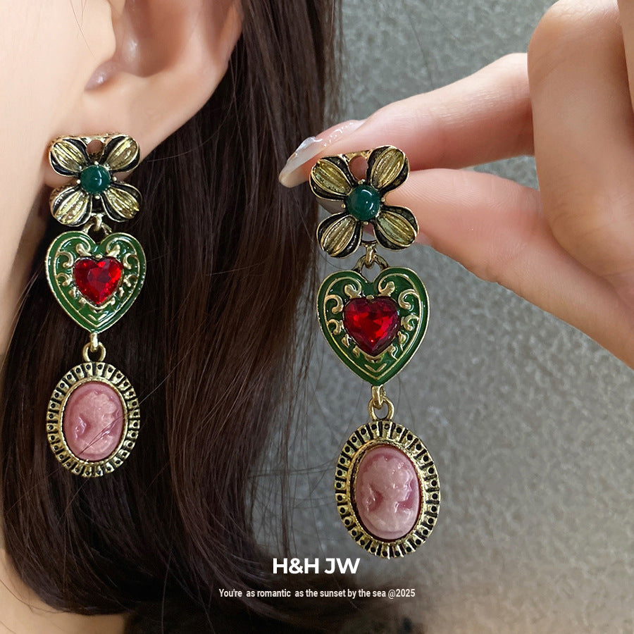 Second-Hand Vintage Jewelry With Diamond-Encrusted Flowers And Heart Necklaces, Retro Elegant Clavicle Chains, Light Luxury And High-End Necklaces