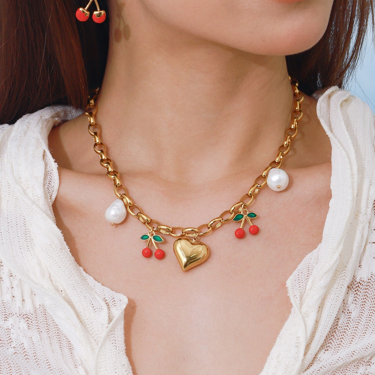18K gold heart with cherry design exquisite and noble necklace