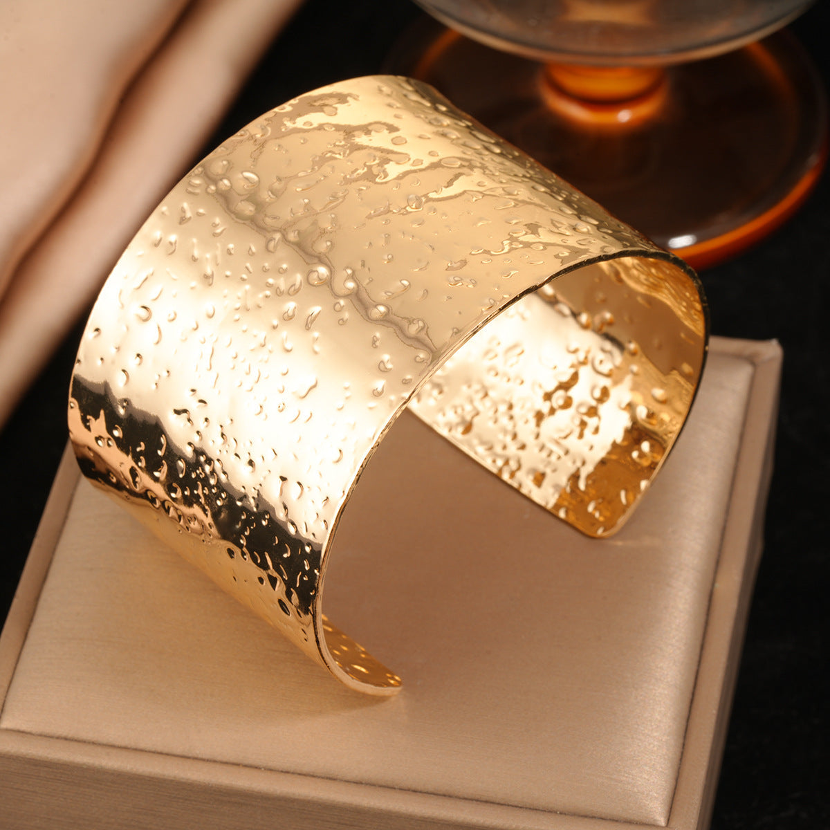 European & American Style Cold Rolled Steel Fade Resistant Bangle, 18K Gold Plated Fashion Personalized Irregular Design Textured Bracelet