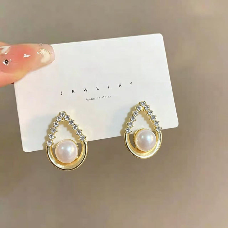 925 Silver Needle Internet Celebrity Same Style Gold Earrings Women's Light Luxury High-end Elegant All-match Earrings Retro New Earrings
