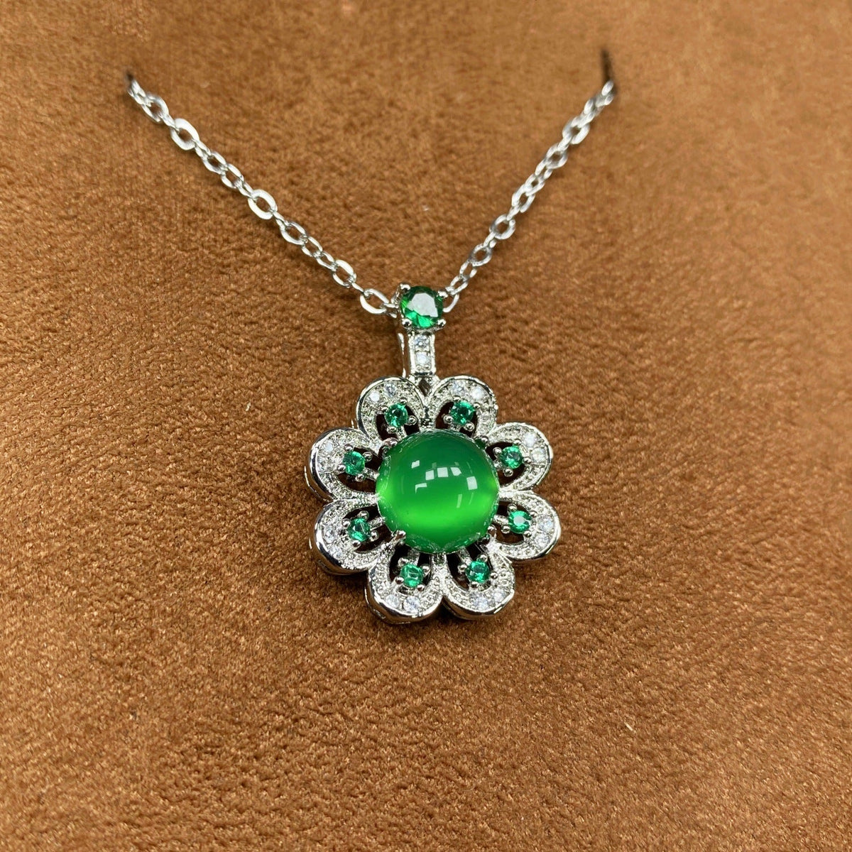 Natural Chalcedony Necklace Comparable To Emerald Ice Flower-shaped Green Egg Face Agate Pendant New Chinese Style Jewelry