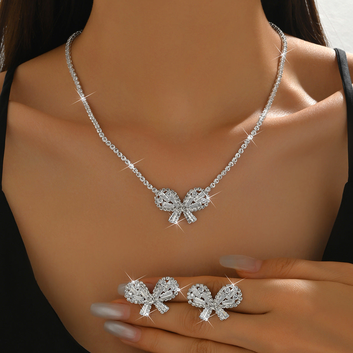 Unique And Minimalist Crystal Bow Necklace With Rhinestones, Short Choker Necklace For Women, Trendy On Instagram