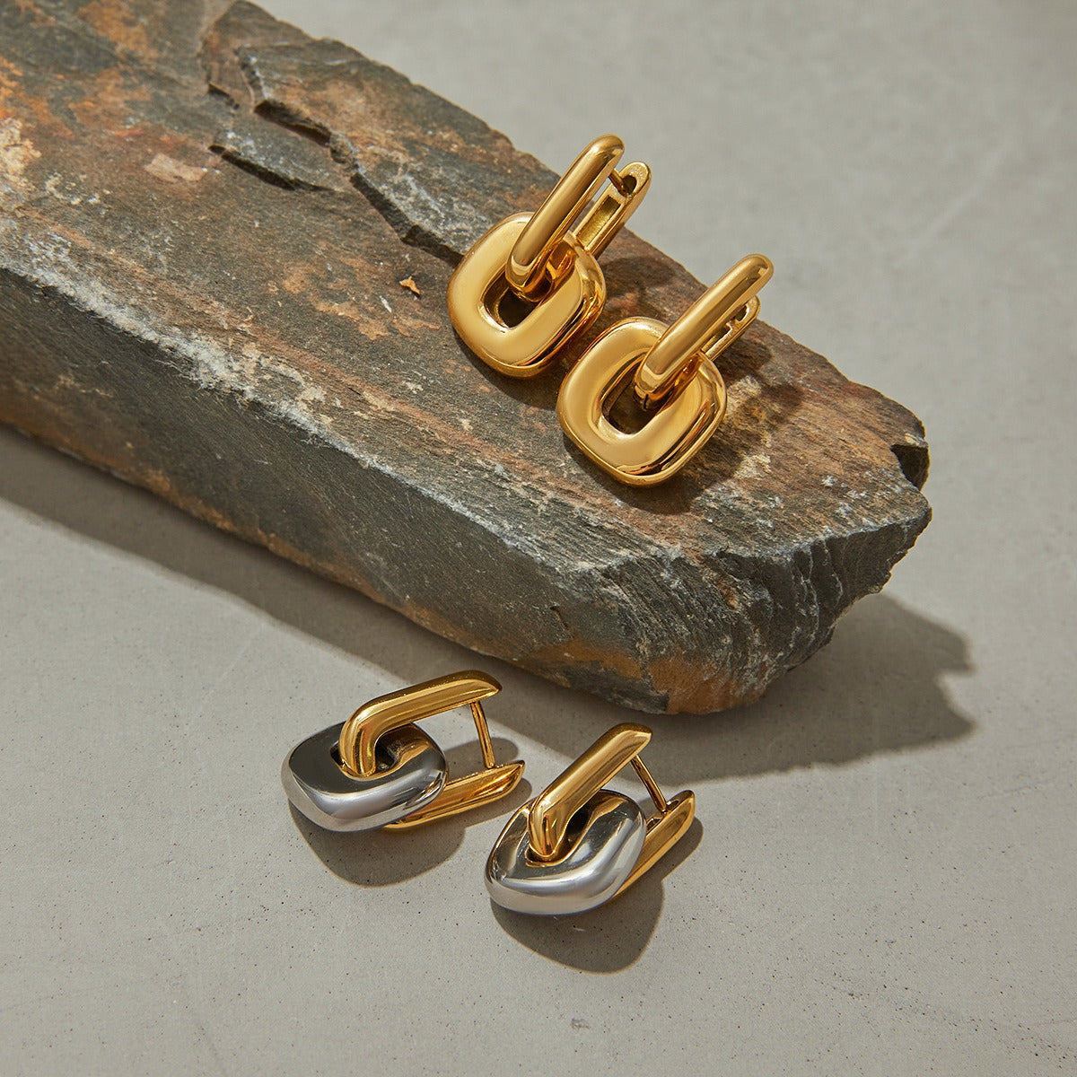 18K gold geometric square with hollow design classic and fashionable earrings