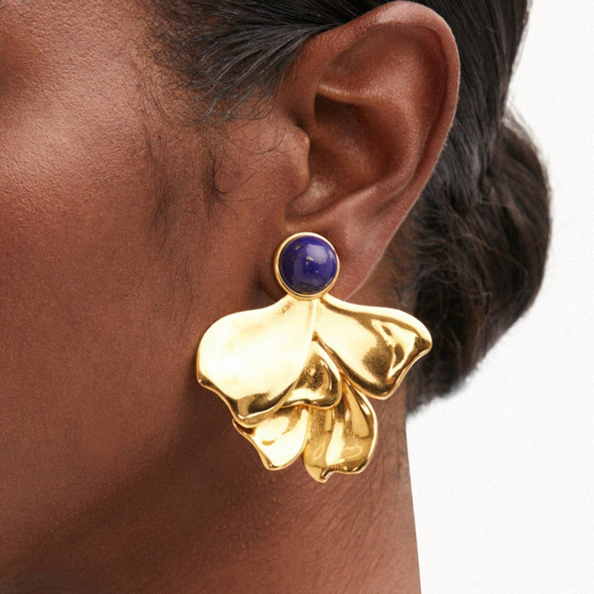 18K gold butterfly-shaped inlaid gemstone design trendy and personalized earrings