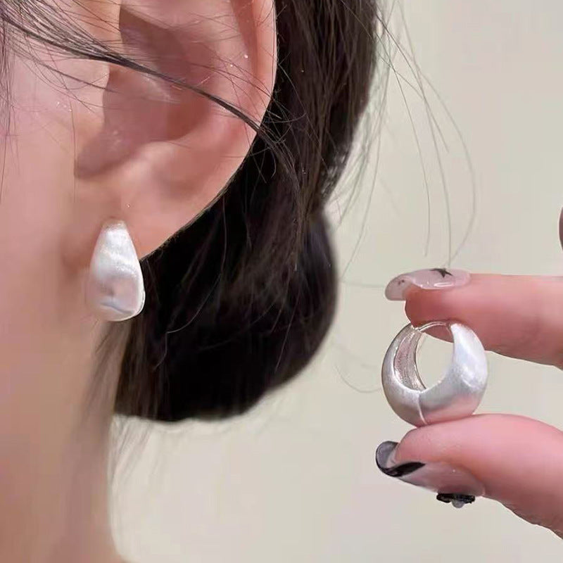 925 Silver Needle Internet Celebrity Same Style Gold Earrings Women's Light Luxury High-end Elegant All-match Earrings Retro New Earrings