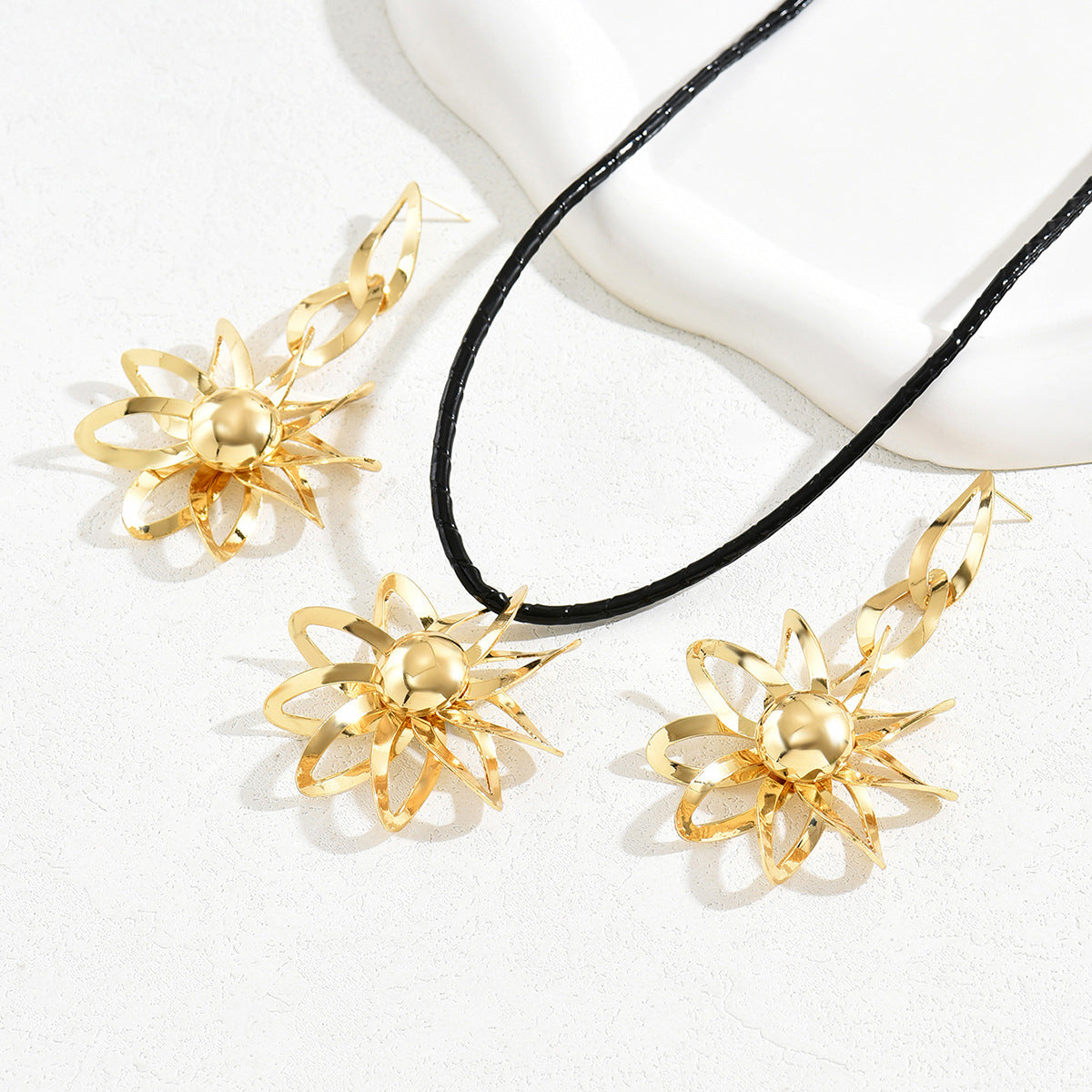 All-match Hip-hop Style Ladies Long Necklace Earrings Suit Personality Sunflower Design Ring Niche Jewelry Wholesale