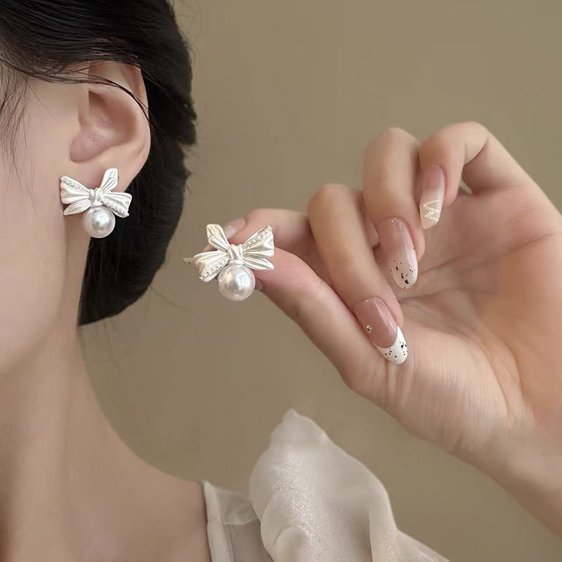 925 Silver Needle Internet Celebrity Same Style Gold Earrings Women's Light Luxury High-end Elegant All-match Earrings Retro New Earrings