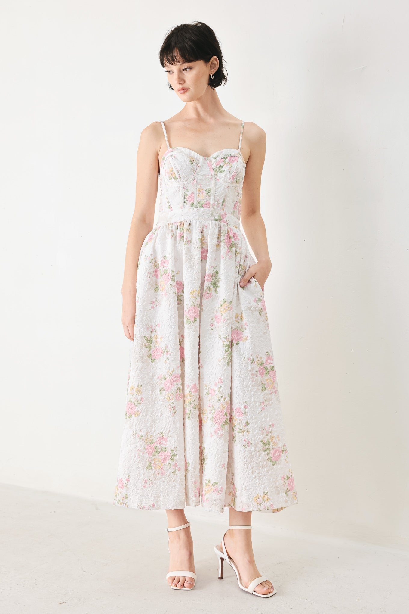 pastel midi dress Darla Pastel Midi Dress M