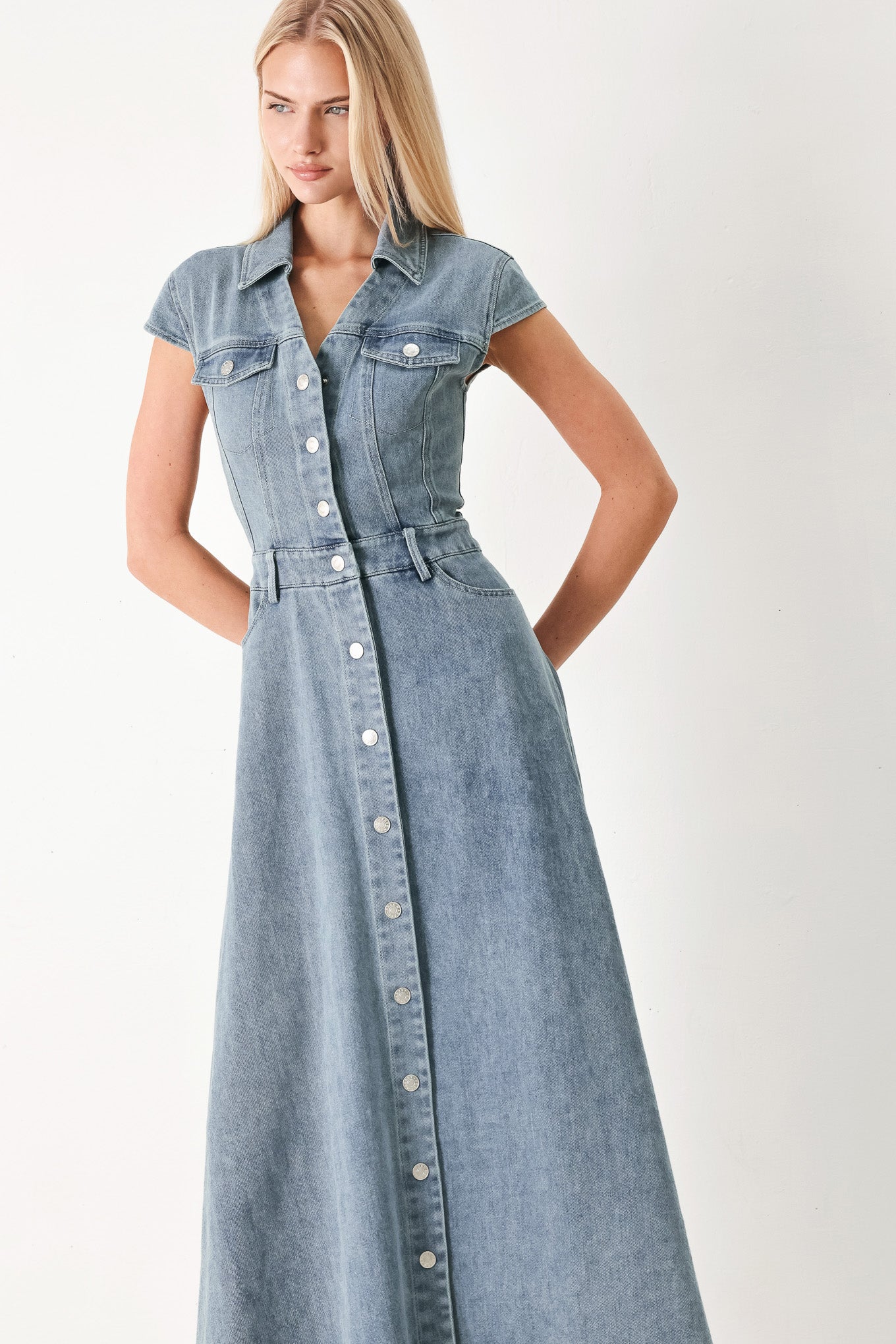 CLASSIC FLOW DENIM MIDI DRESS CLASSIC FLOW DENIM MIDI DRESS