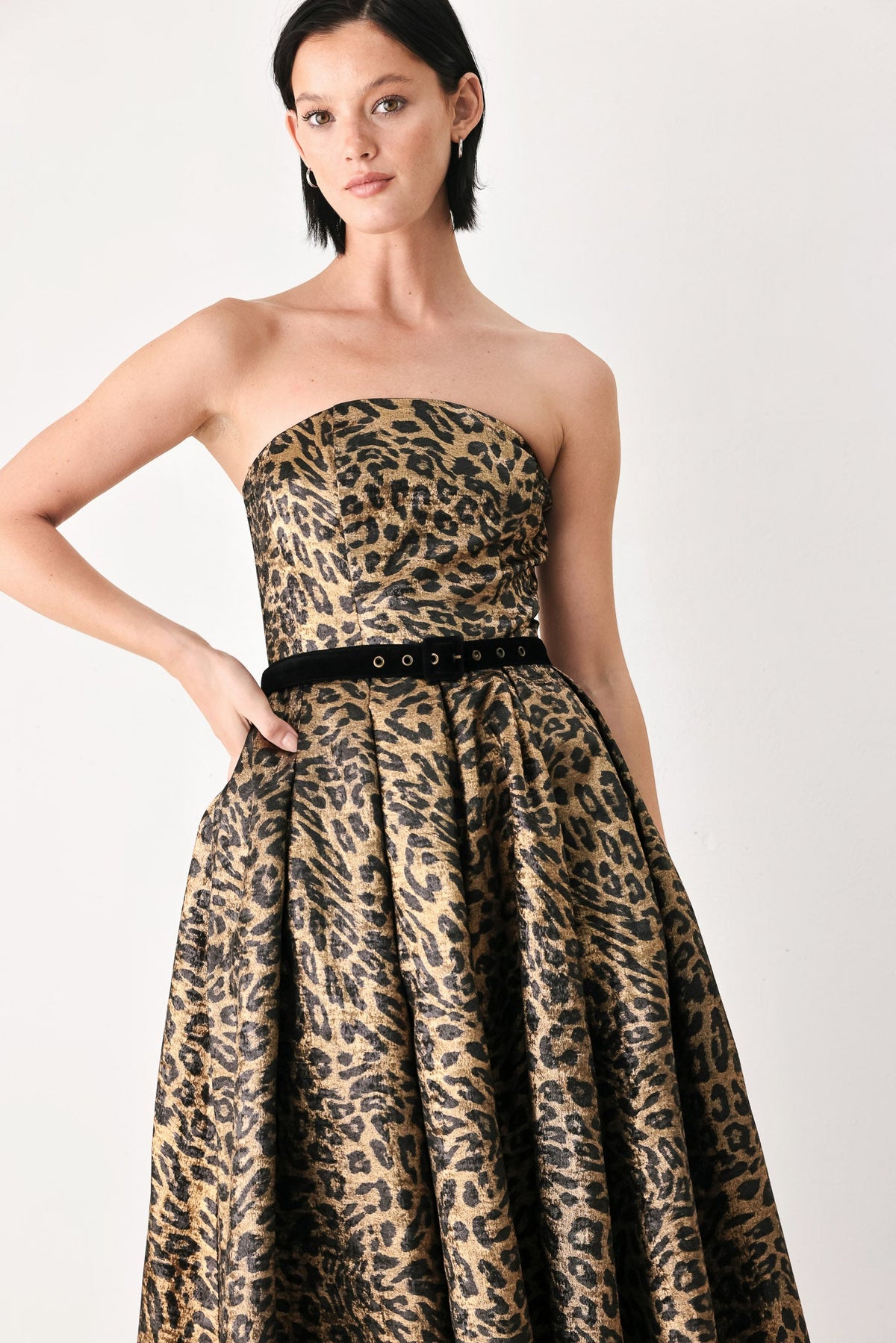 WILDLY GOLDEN LEOPARD STRAPLESS MIDI DRESS