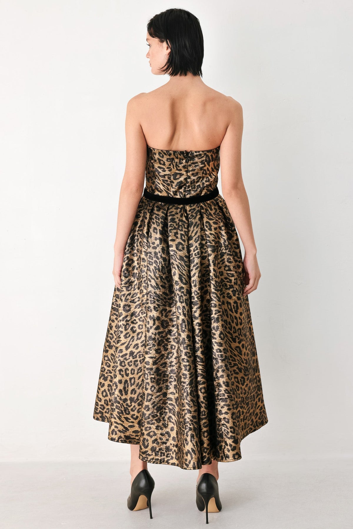 WILDLY GOLDEN LEOPARD STRAPLESS MIDI DRESS