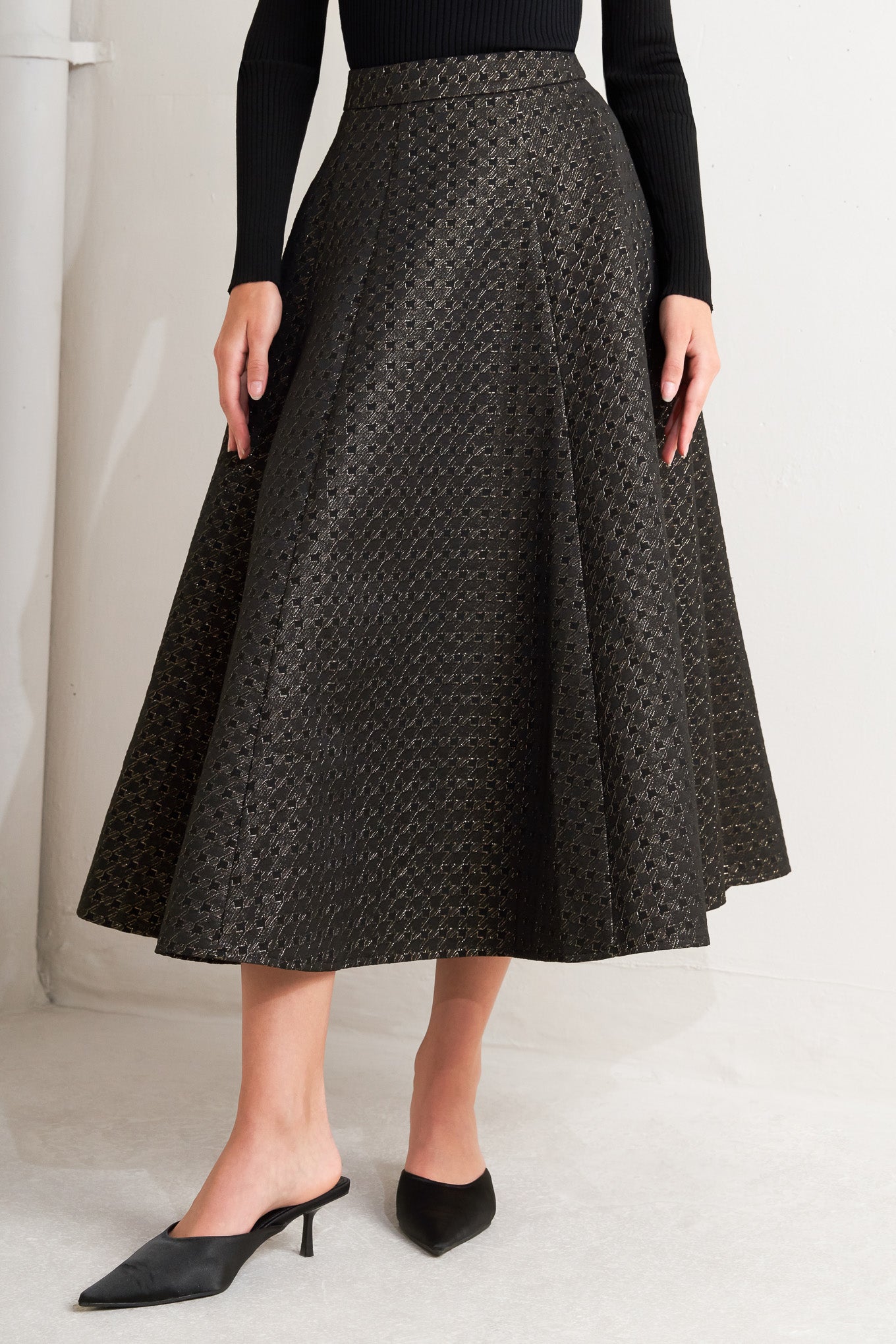 EVENING SCULPT METALLIC WOVEN CIRCLE SKIRT