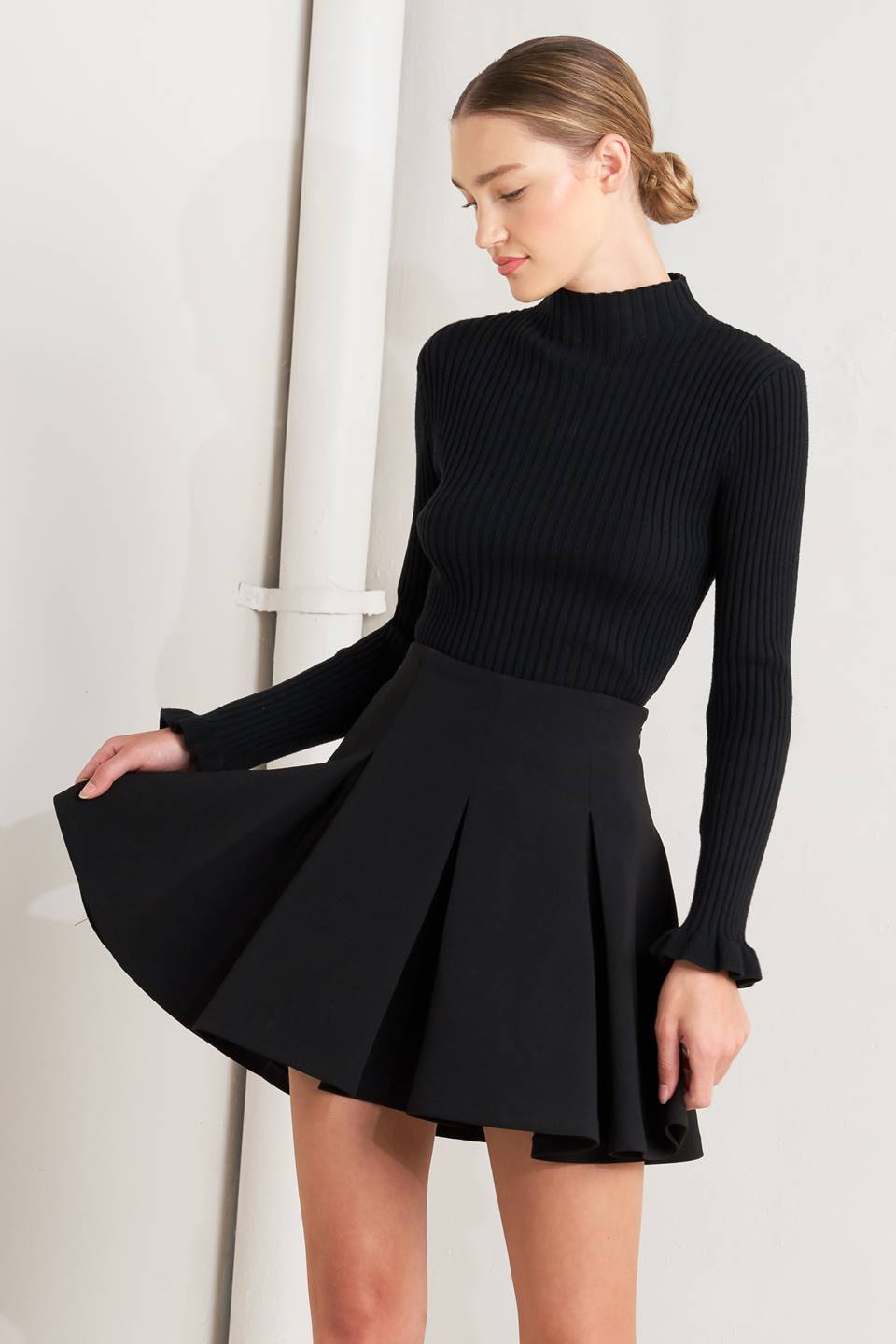 NIGHT SHIFT BLACK WOVEN MINI SKIRT