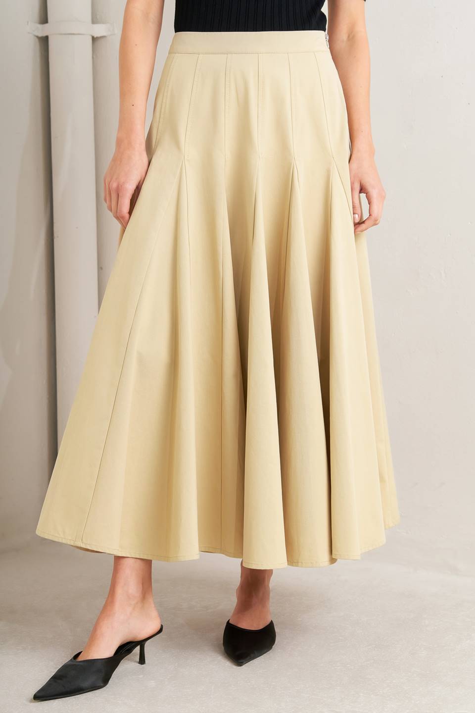 PALE FRAME WOVEN TAUPE CIRCLE SKIRT