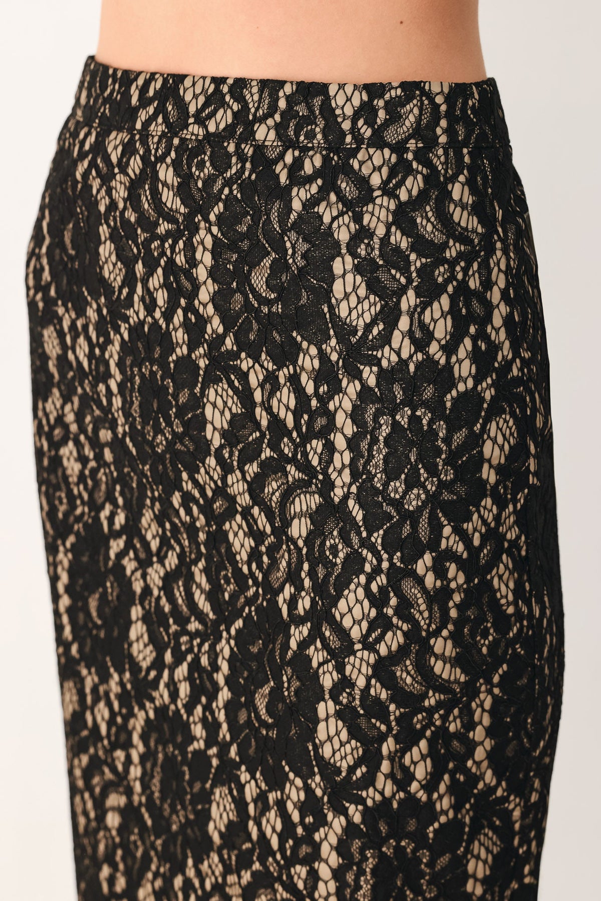 LACE THEORY BLACK LACE PENCIL MIDI SKIRT