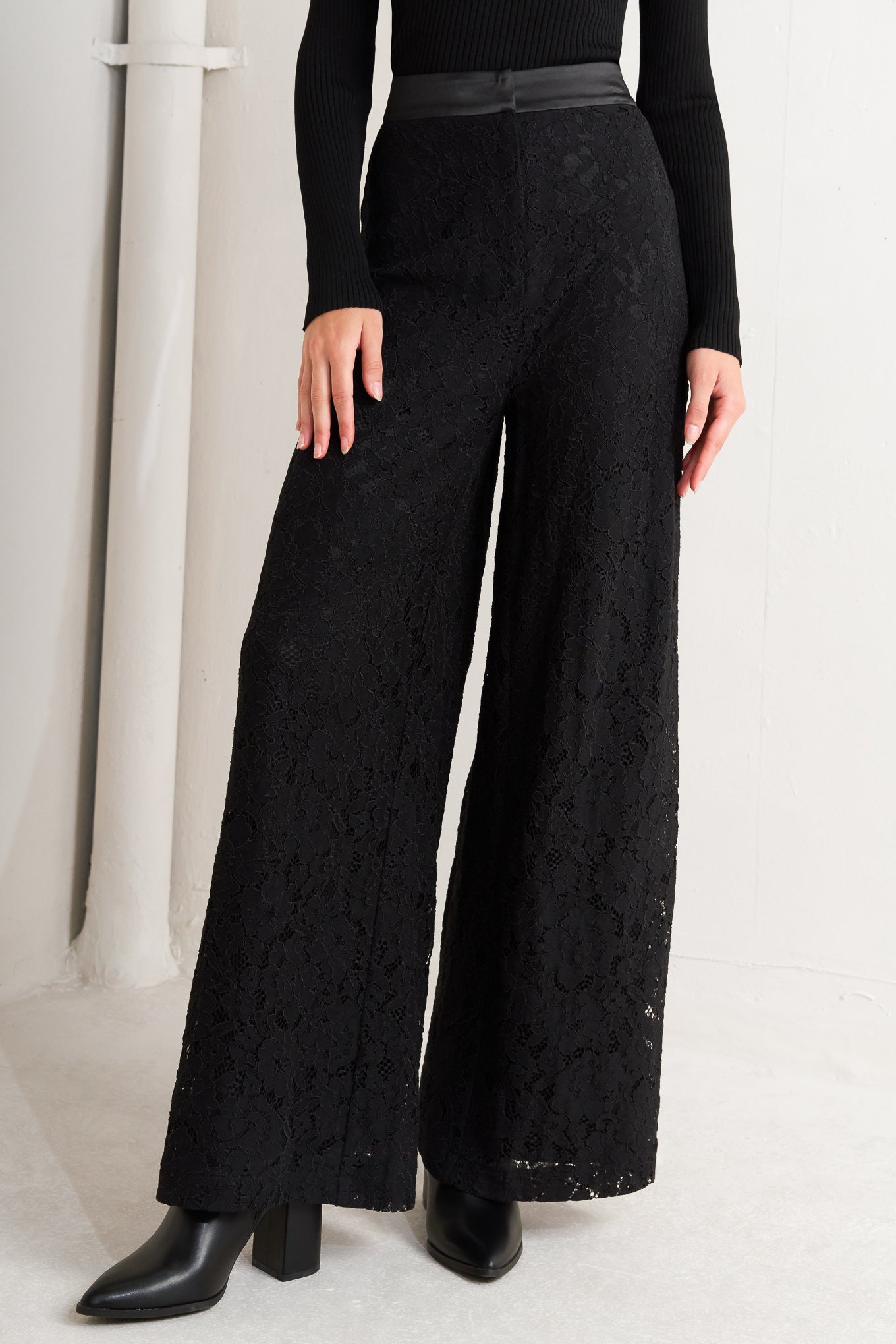 SHADOW GLAM WOVEN LACE PANTS