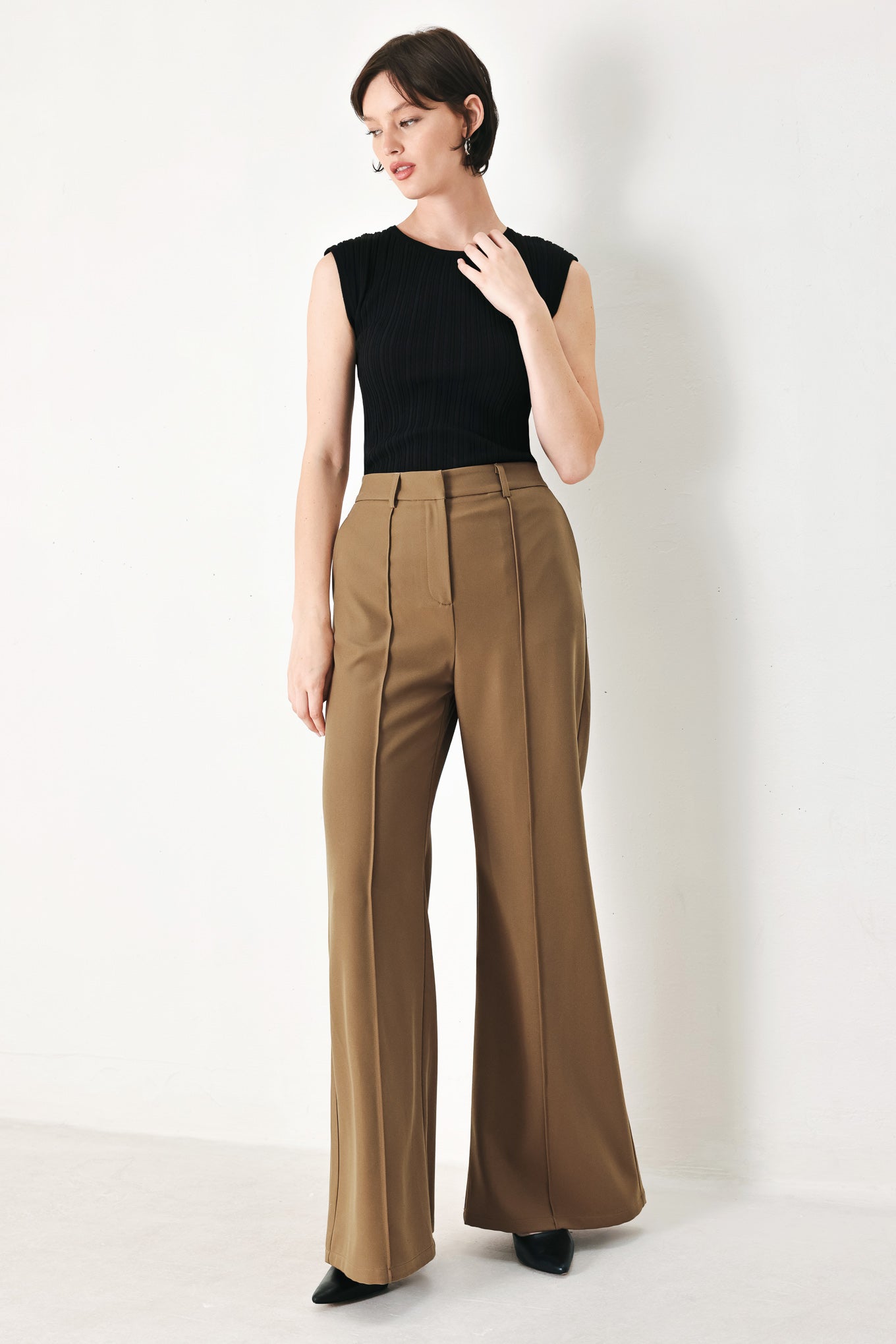 RICH SILHOUETTE WOVEN PANTS