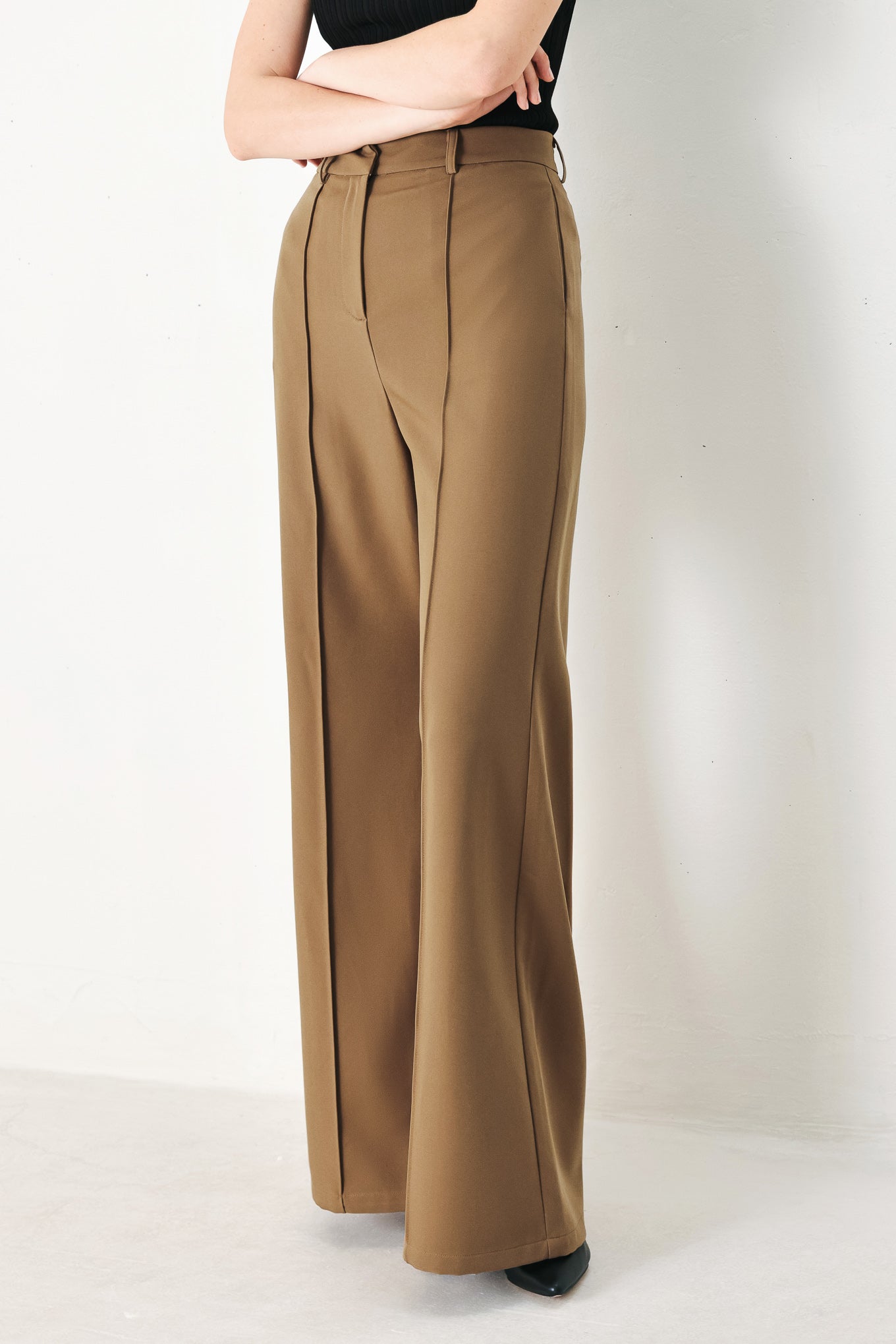 RICH SILHOUETTE WOVEN PANTS