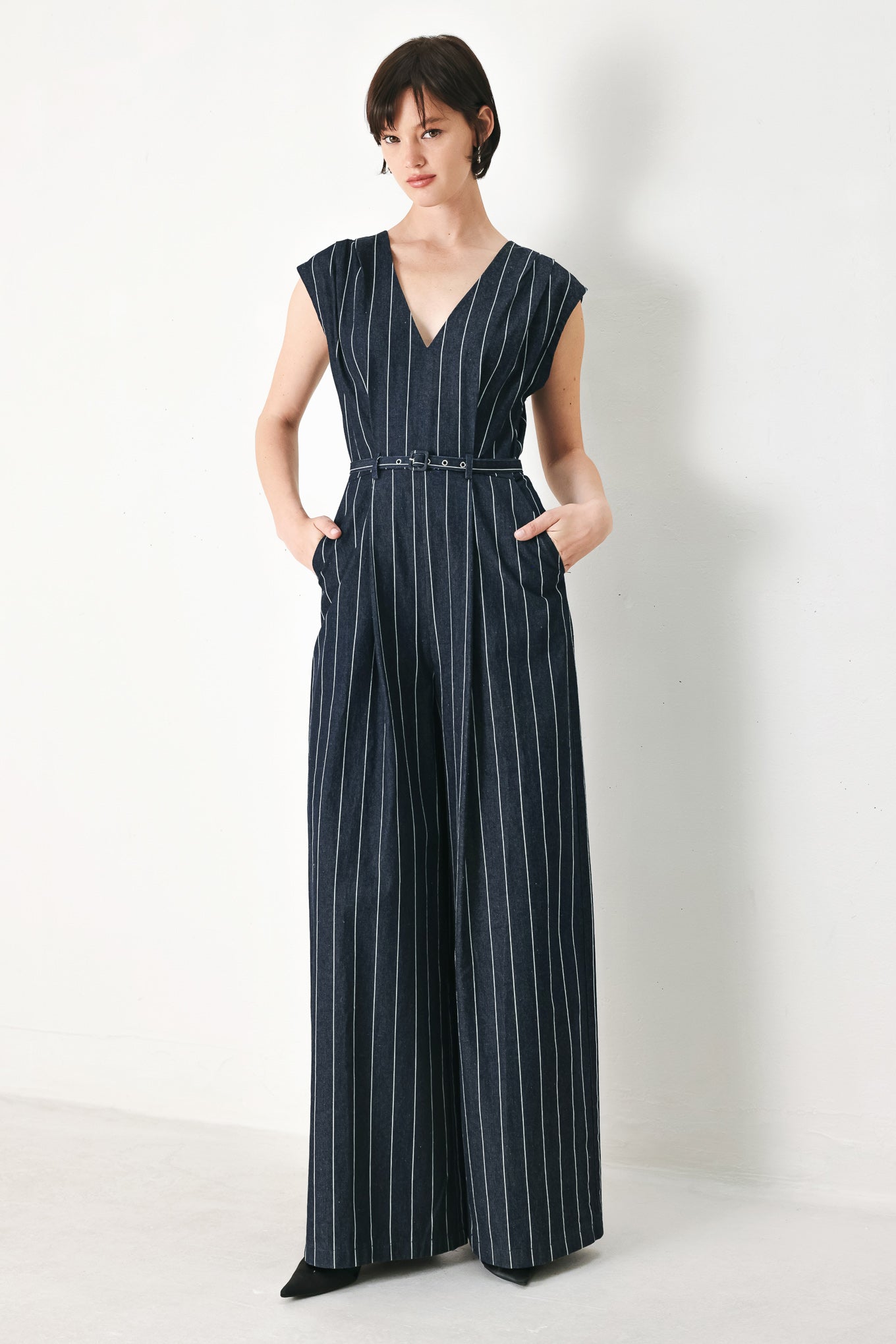 SOFT LINE ROMANCE WOVEN JUMPSUIT