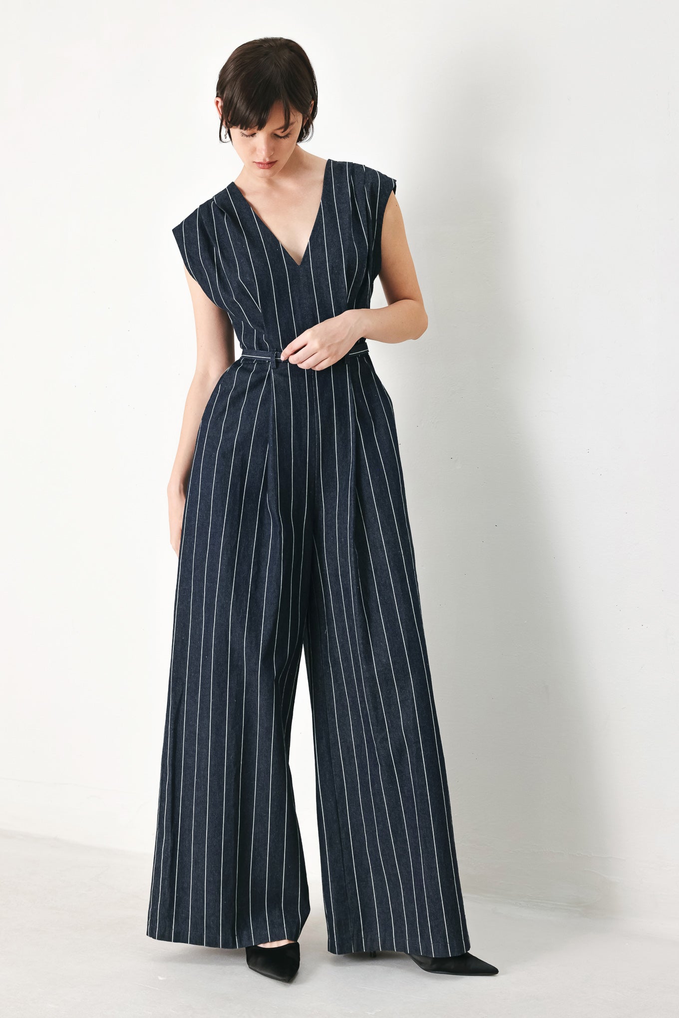 SOFT LINE ROMANCE WOVEN JUMPSUIT
