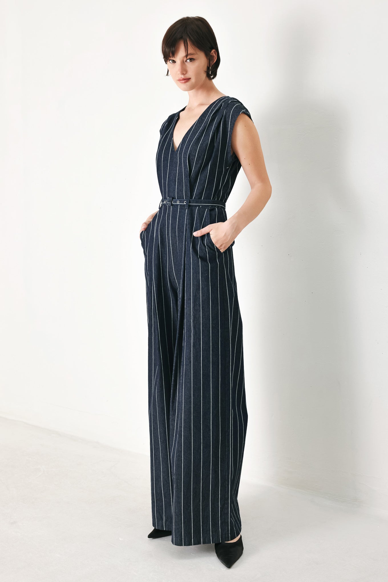SOFT LINE ROMANCE WOVEN JUMPSUIT