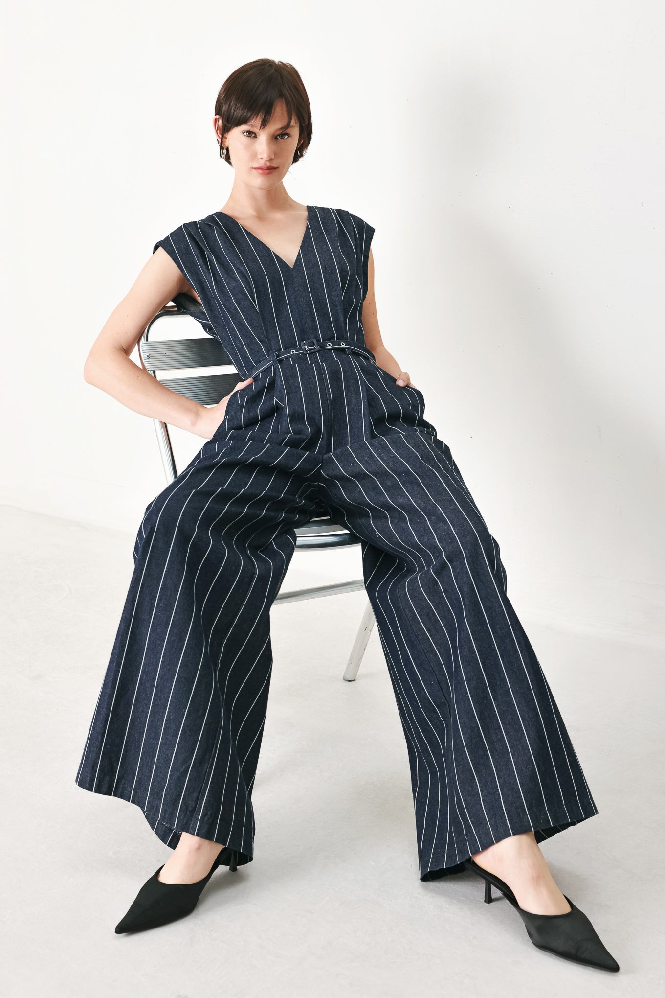 SOFT LINE ROMANCE WOVEN JUMPSUIT