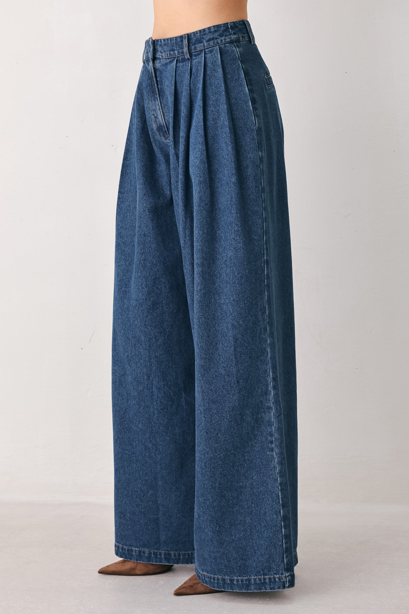 BLUE ECHO PLEATED DENIM WIDE LEG PANTS