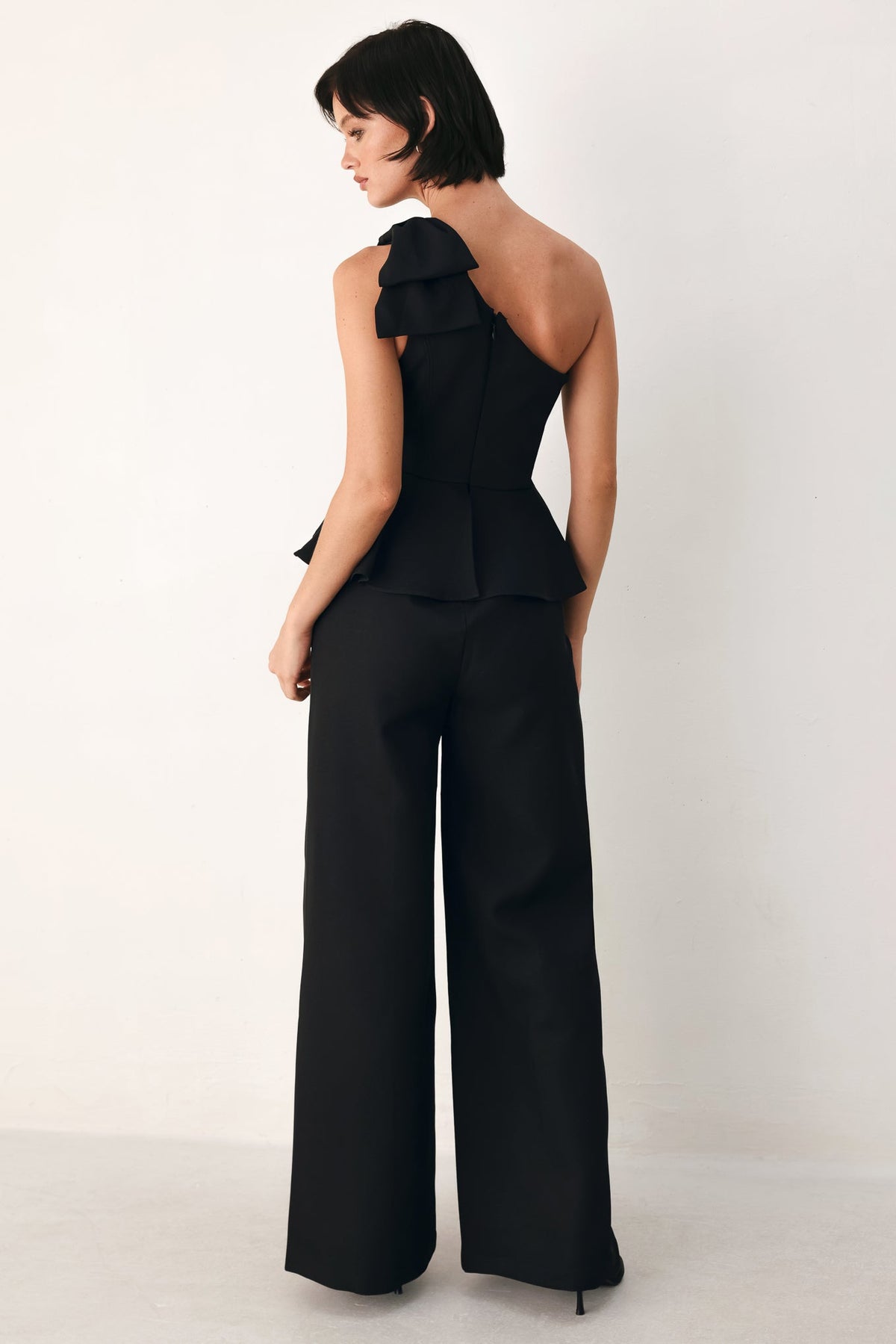 ALL EYES ON YOU BOW WIDE LEG JUMPSUIT