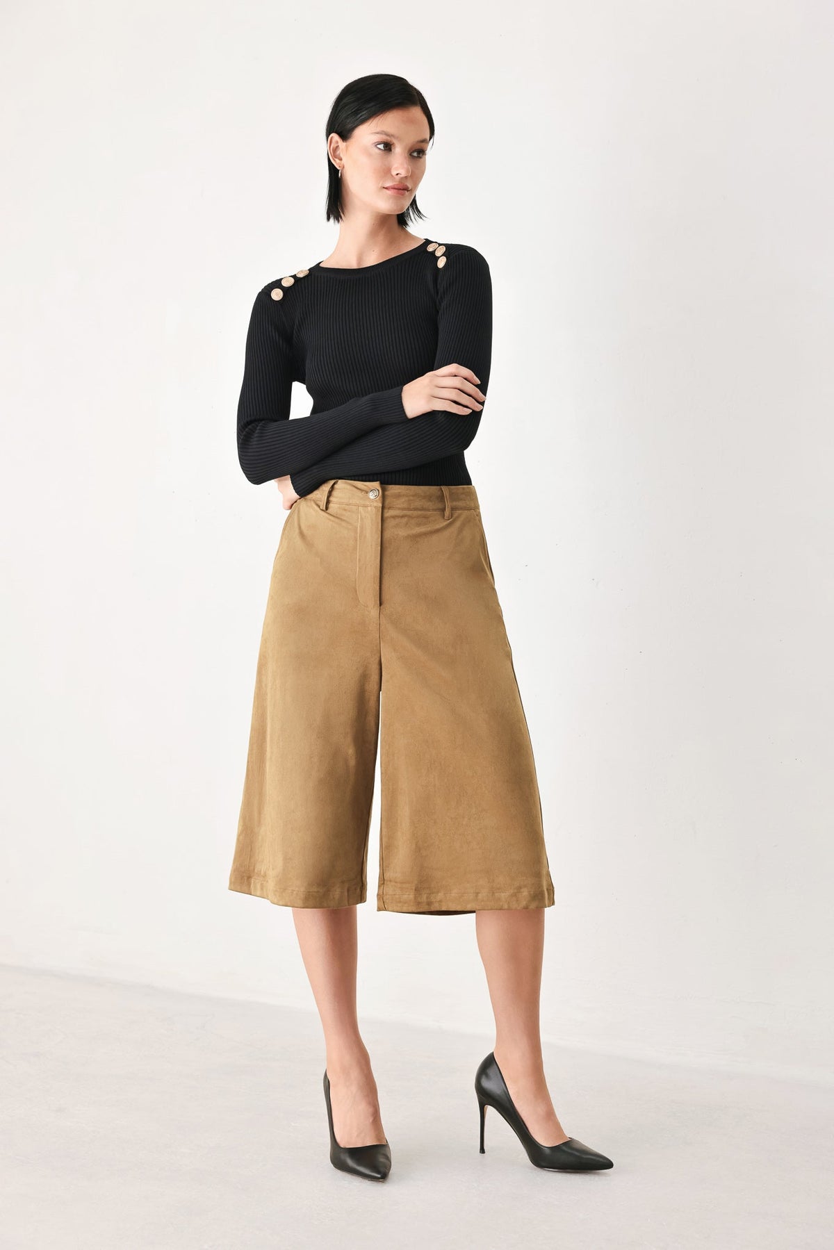 DESERT MOD CAMEL FAUX SUEDE BERMUDA PANTS