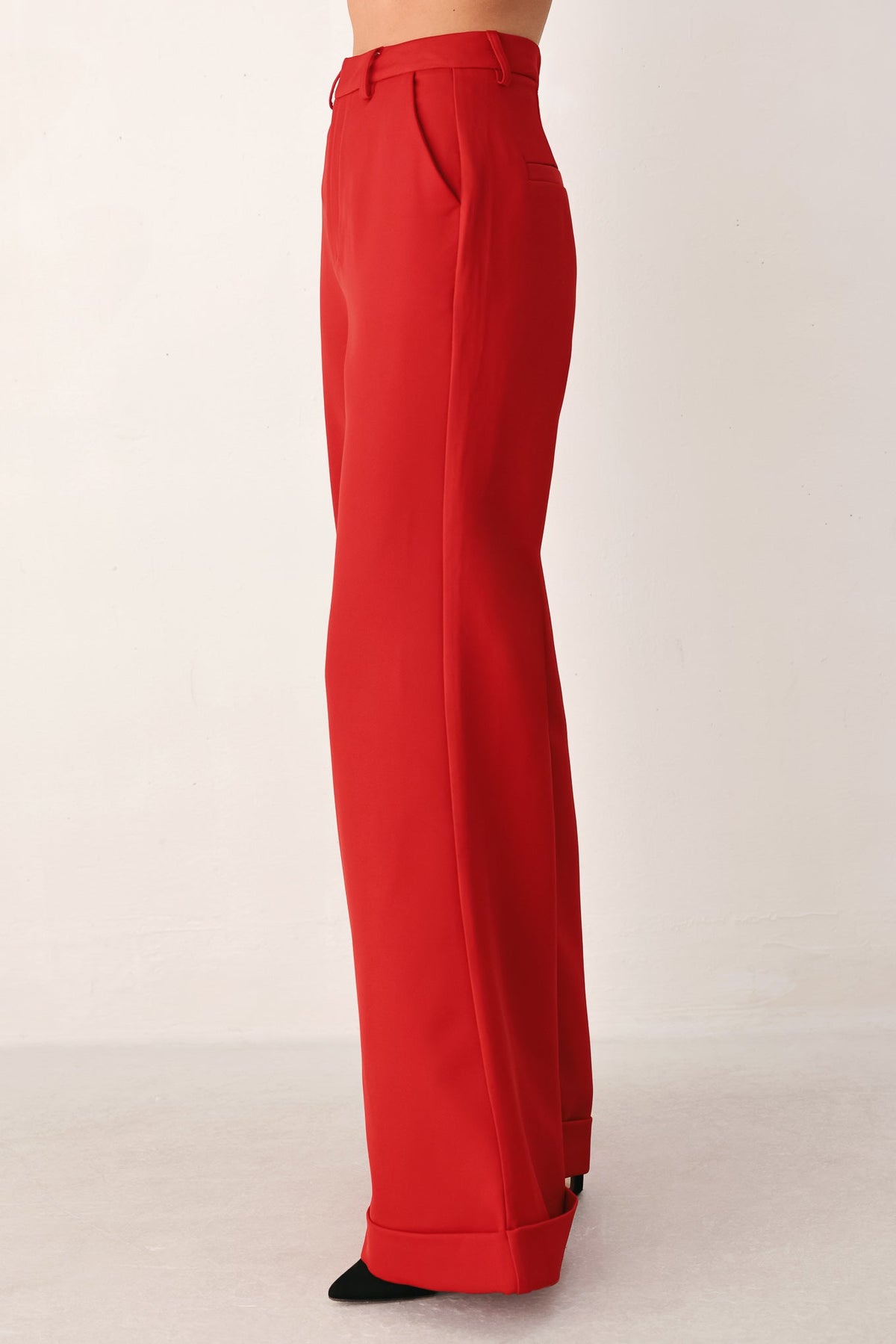 MAKE AN ENTRANCE FLARE PANTS