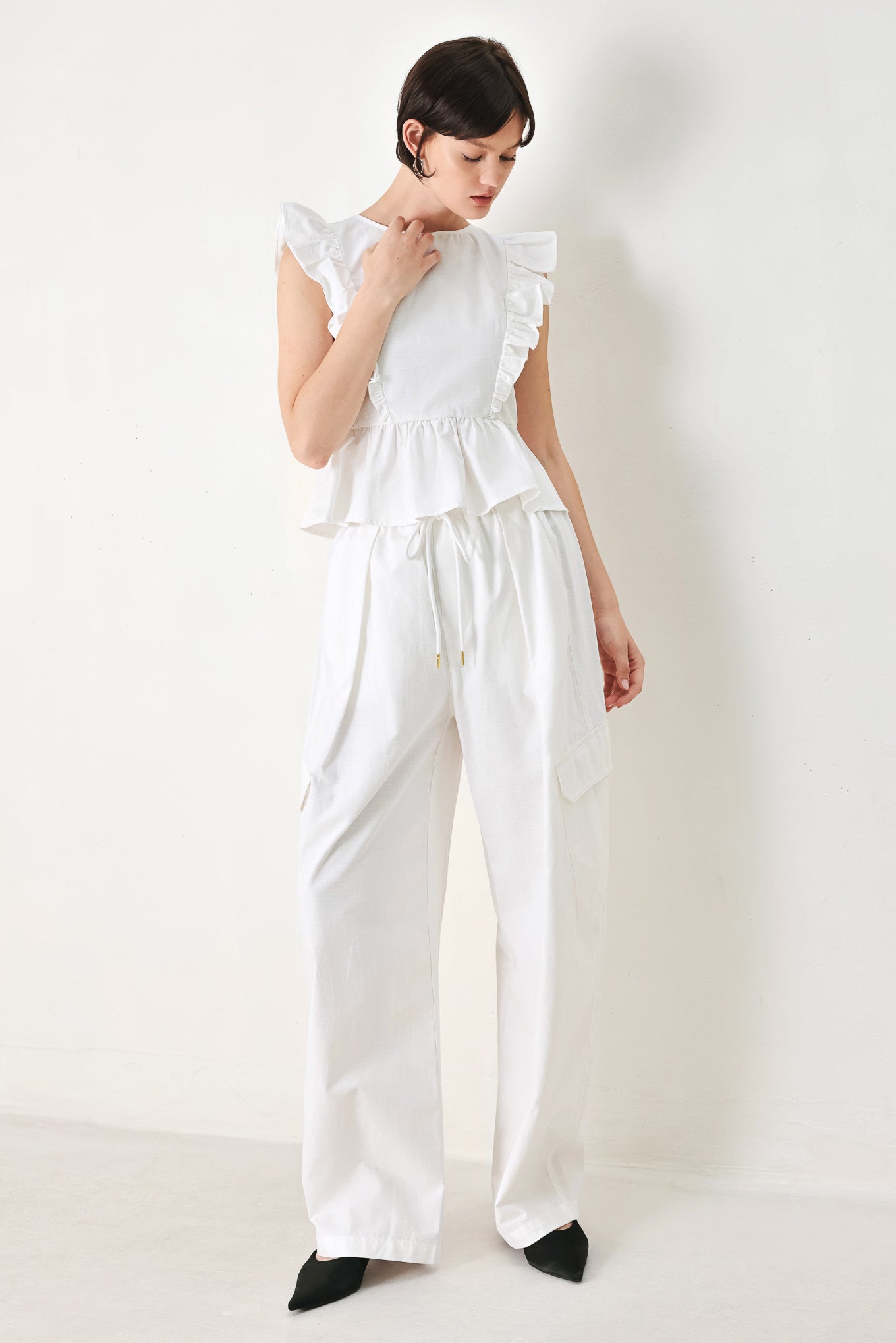 WHITE BLOSSOM WOVEN TOP