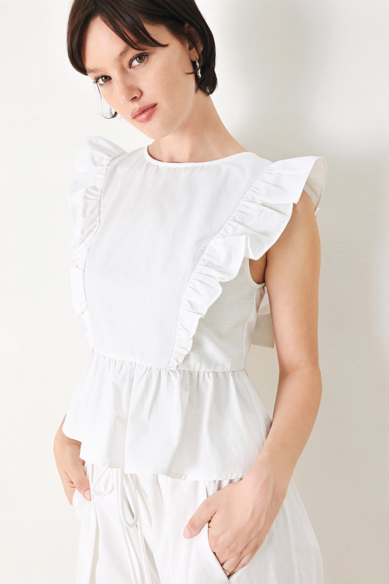 WHITE BLOSSOM WOVEN TOP