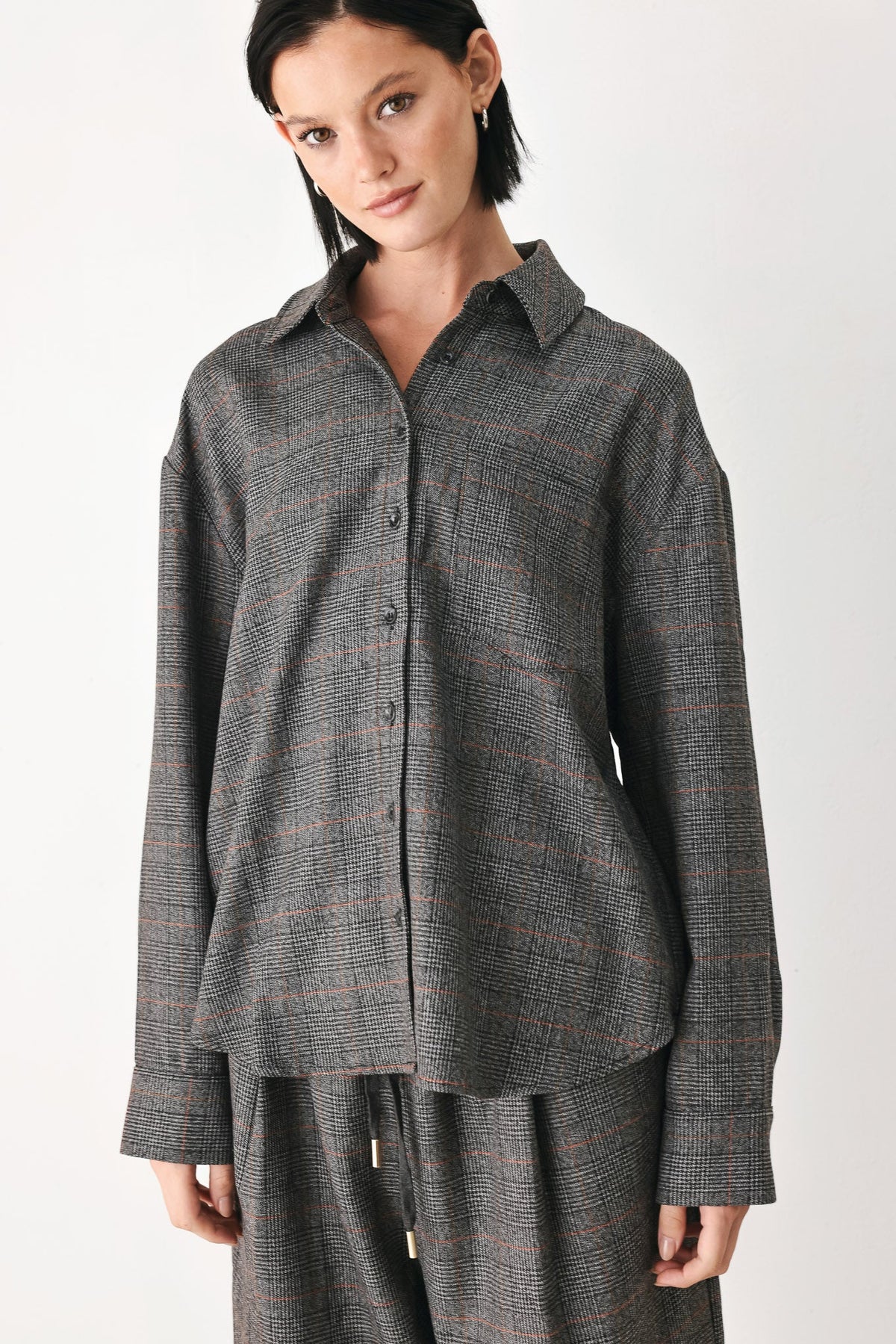 OFF THE CLOCK PLAID BUTTON DOWN TOP