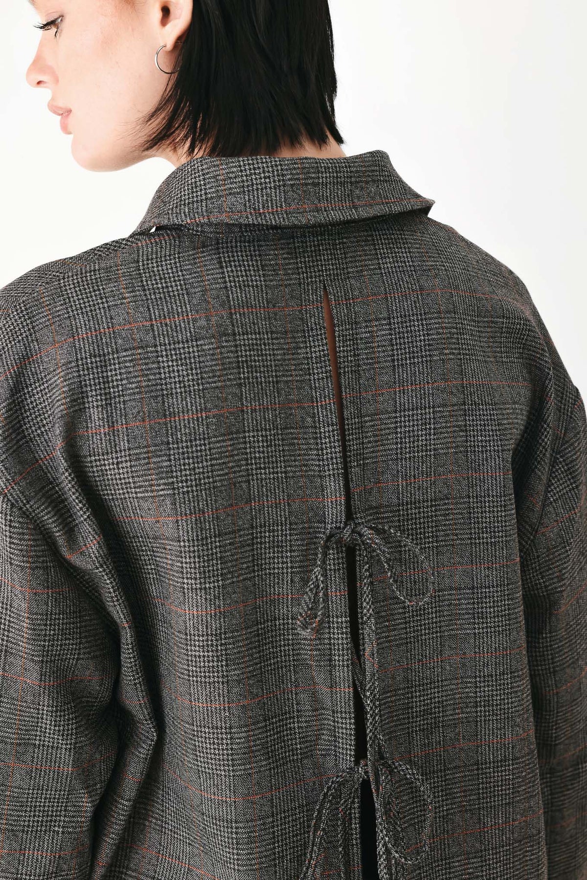 OFF THE CLOCK PLAID BUTTON DOWN TOP