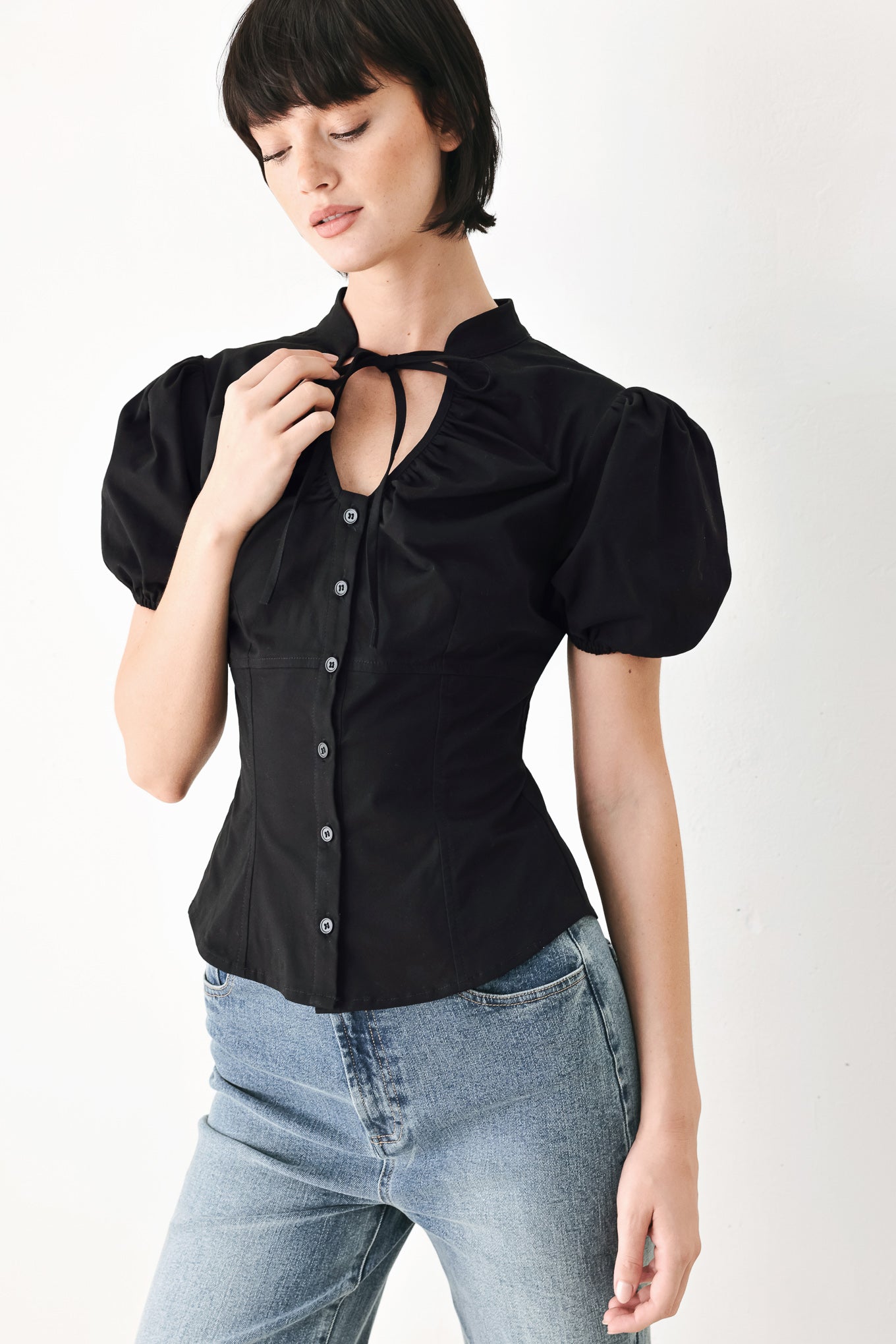 WHITE ROSE DAYDREAM WOVEN TOP