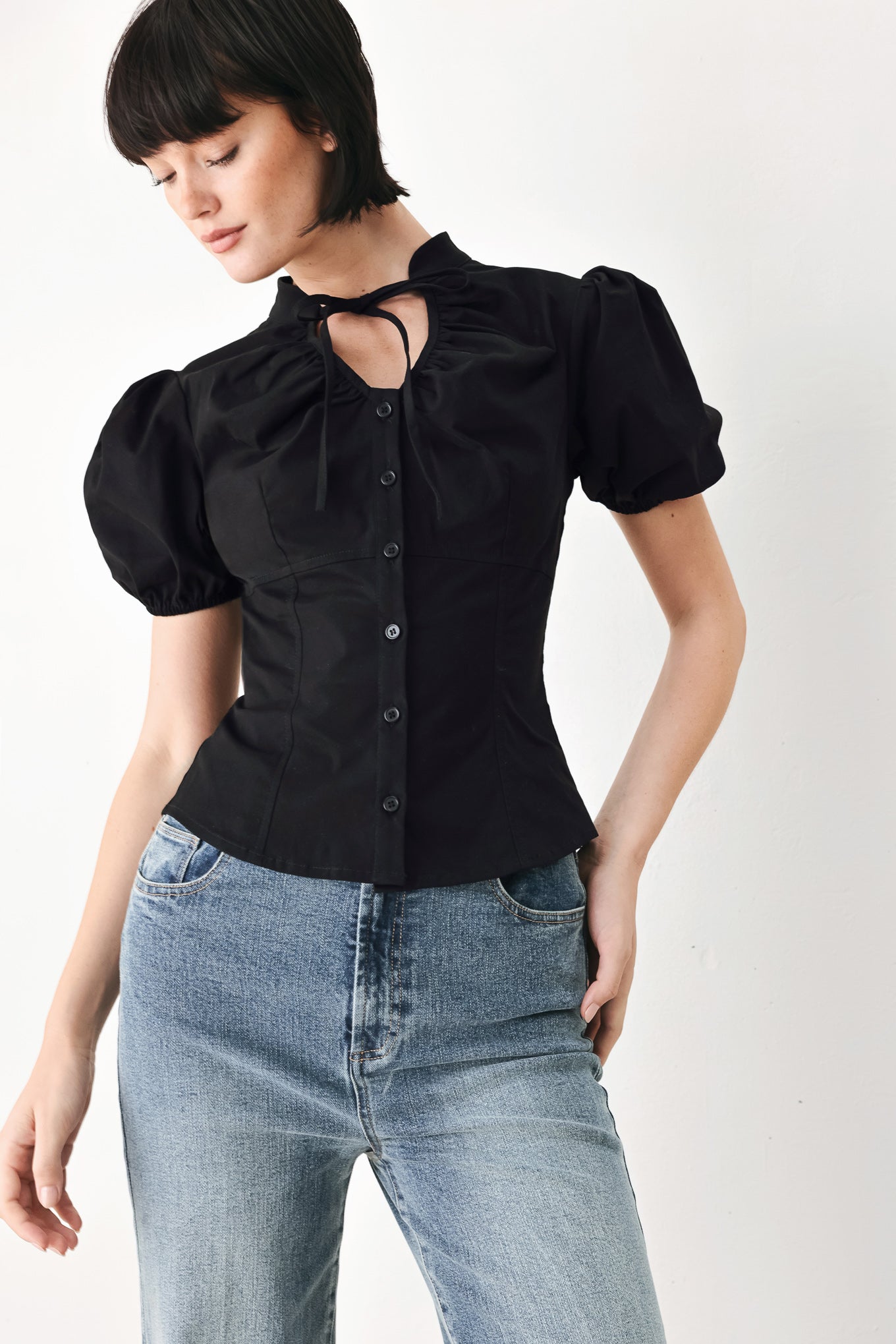 WHITE ROSE DAYDREAM WOVEN TOP