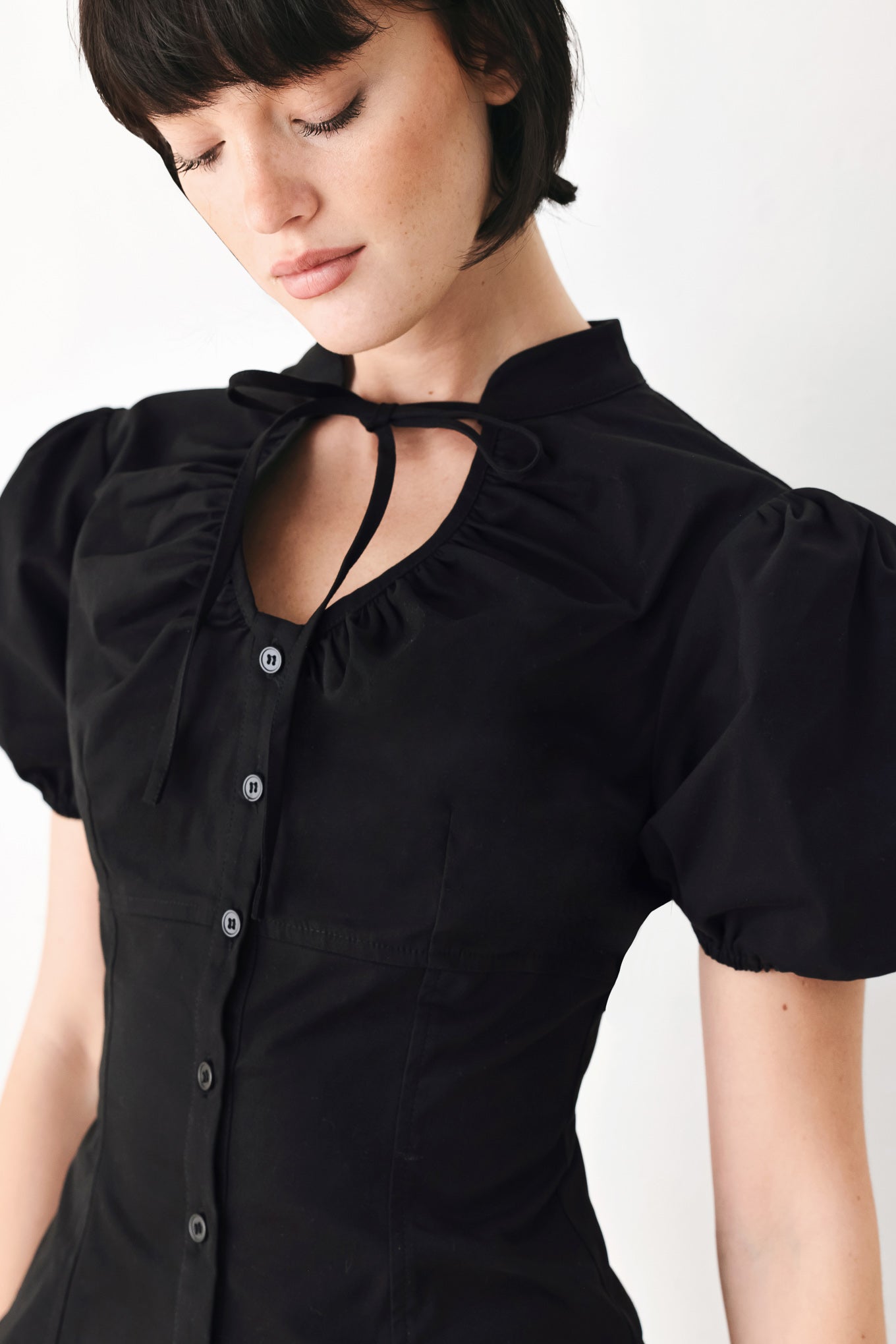 WHITE ROSE DAYDREAM WOVEN TOP