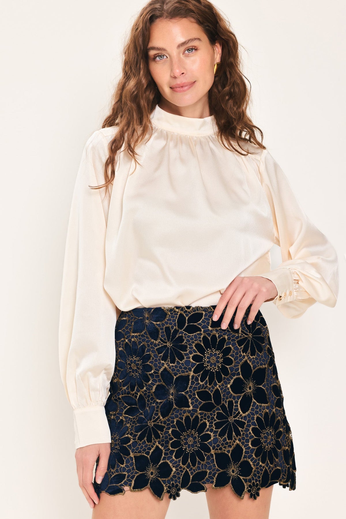 NAVY ROMANCE VELVET LACE MINI SKIRT