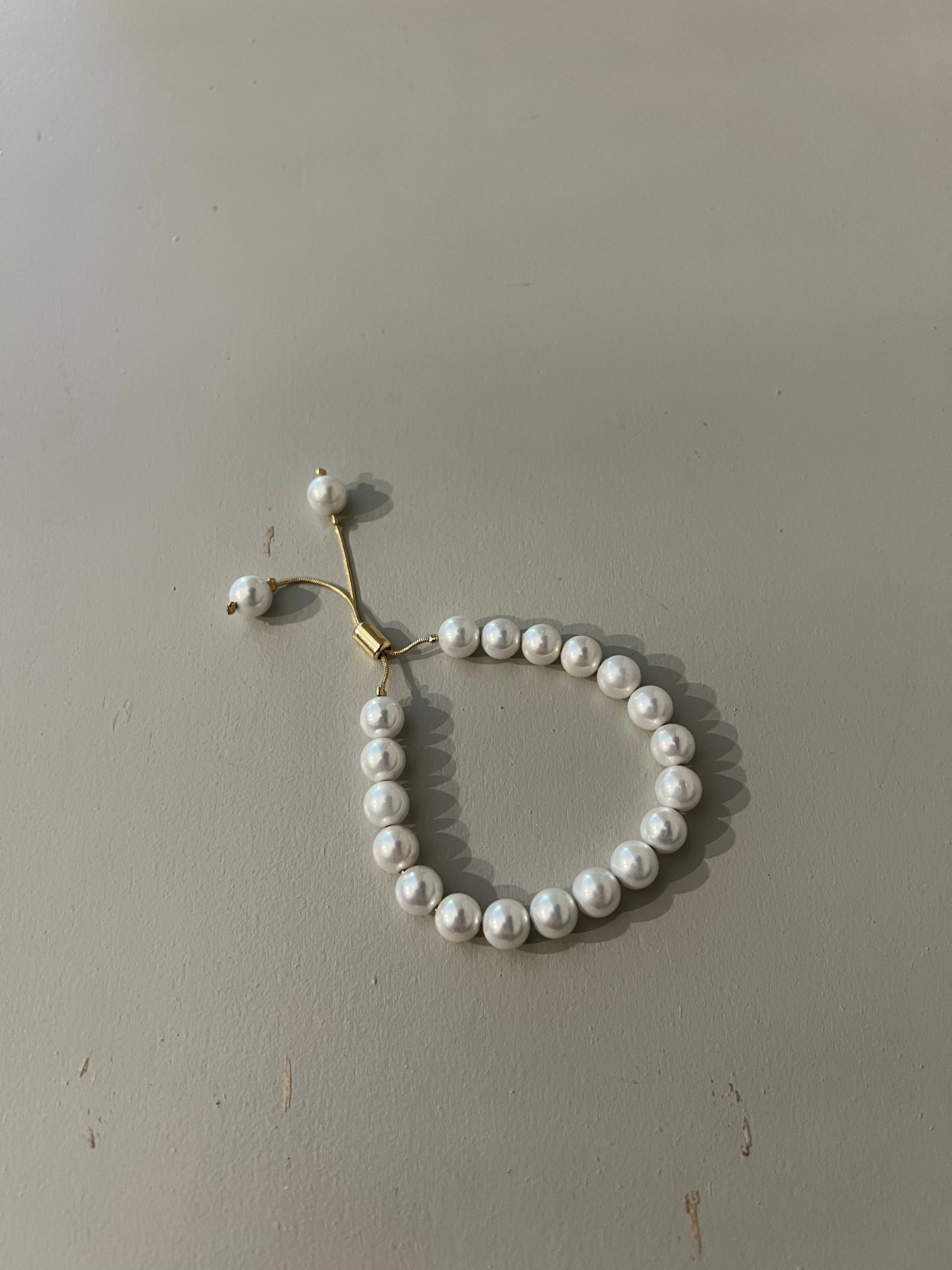 Sophisticated Adjustable Pearl Bracelet