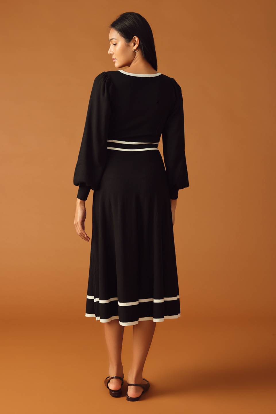 CEDAR LINE ELEGANCE SWEATER MIDI DRESS
