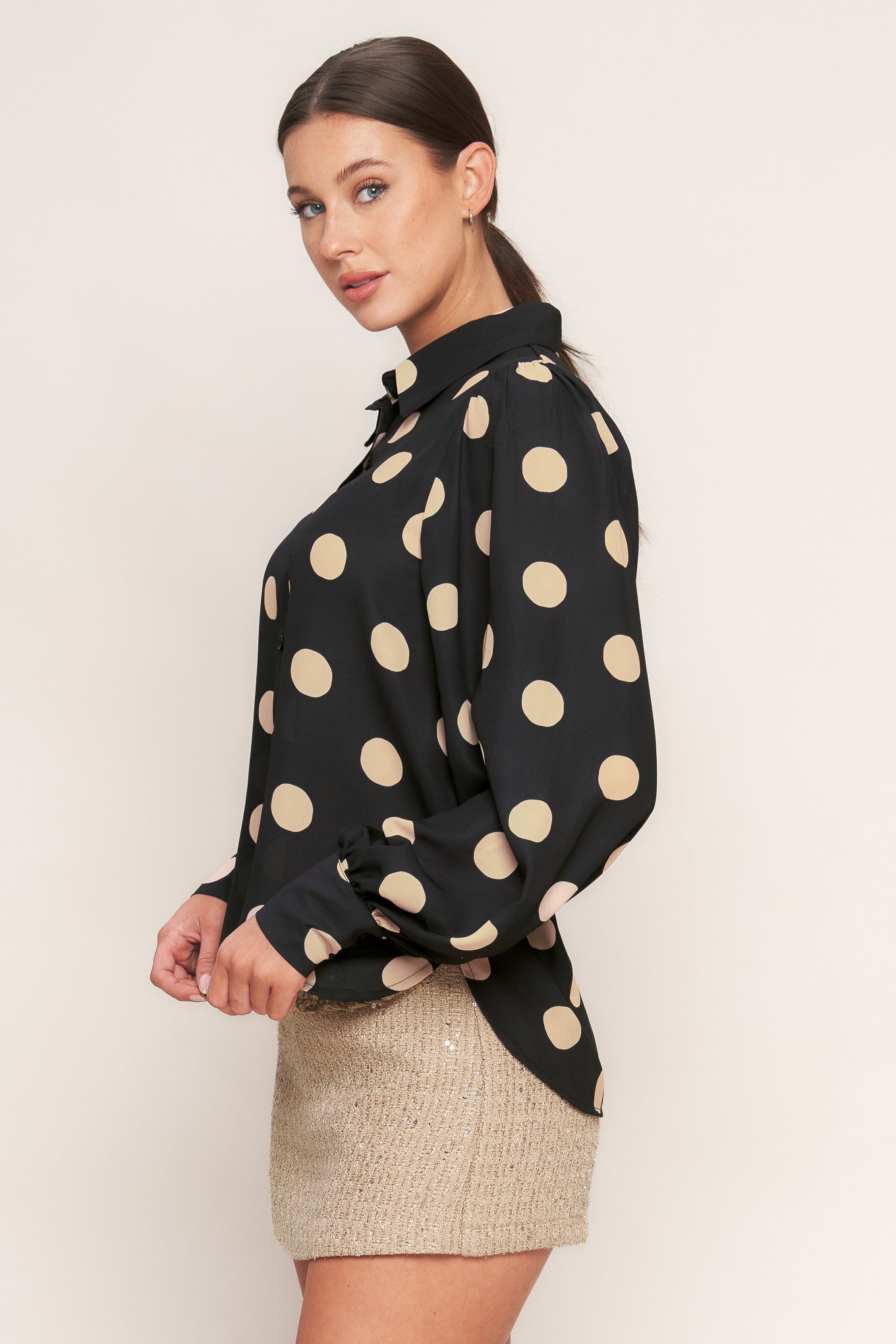 URBAN CIRCLES WOVEN TOP